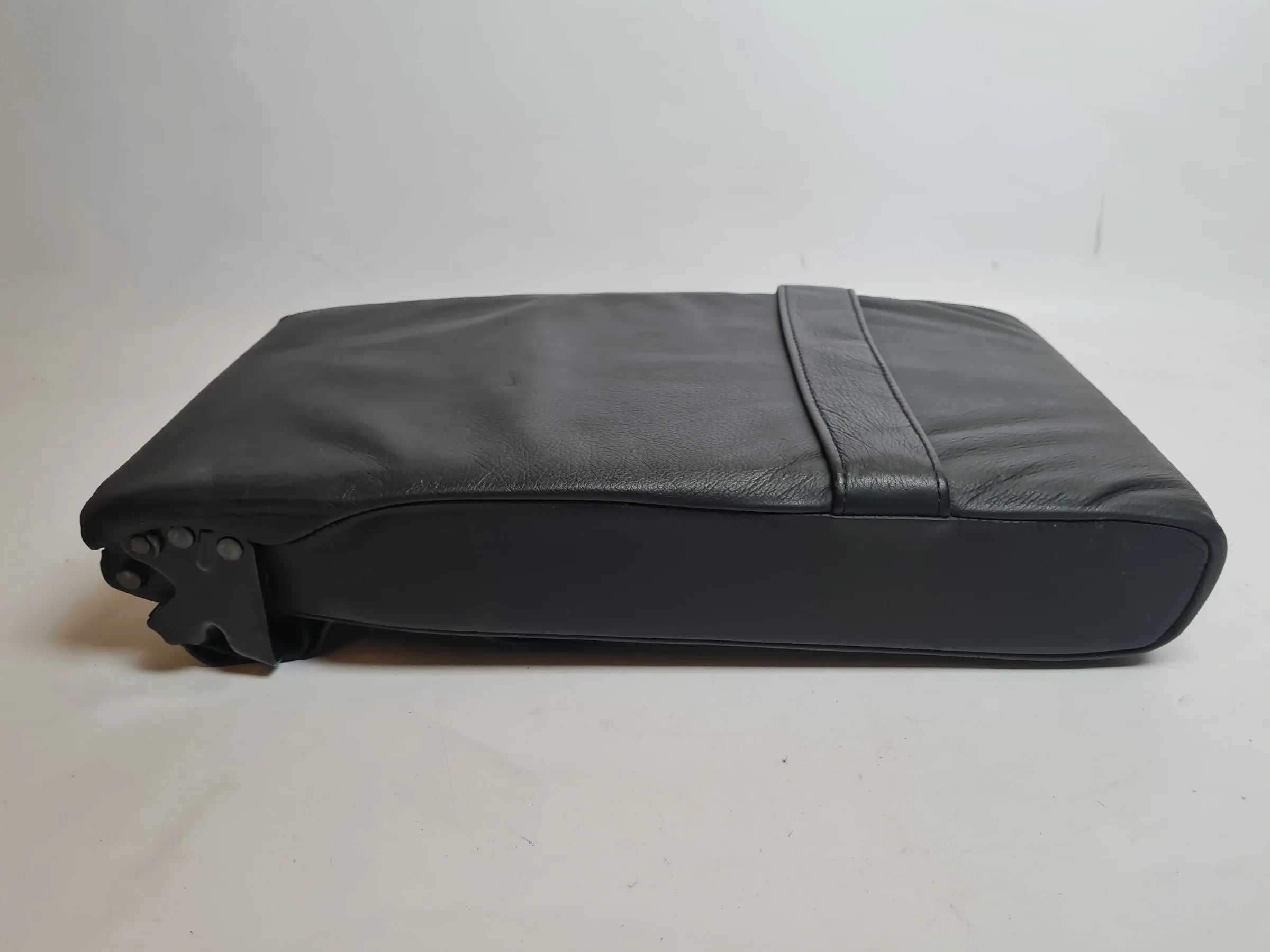 BMW 5er Touring E39 Armlehne Rücksitzes Schwarz Hinten 52.20- Original