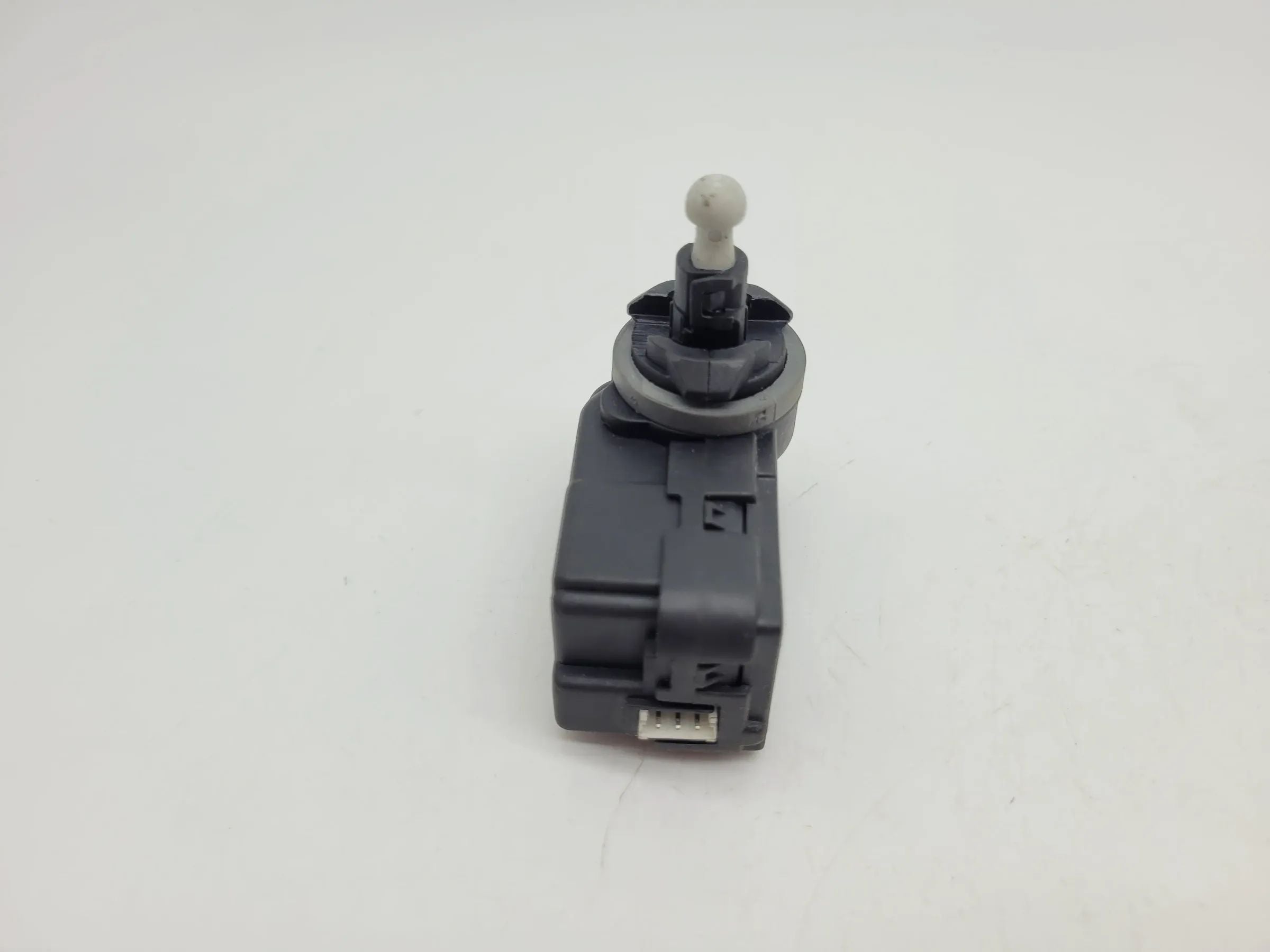 Opel Corsa D S07 Scheinwerfer Stellmotor LWR L/R PA6.6-GF 30 (Original)