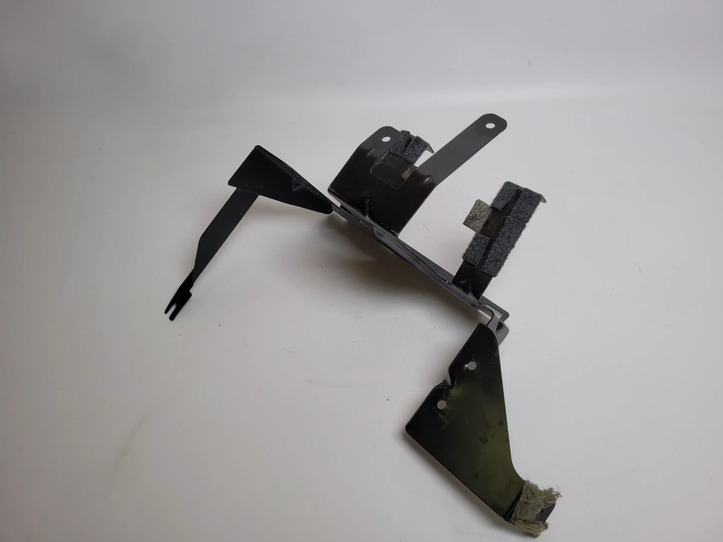 Audi A6 (4B2/4B4) Halterung / Befestigung 4B5011215A Original