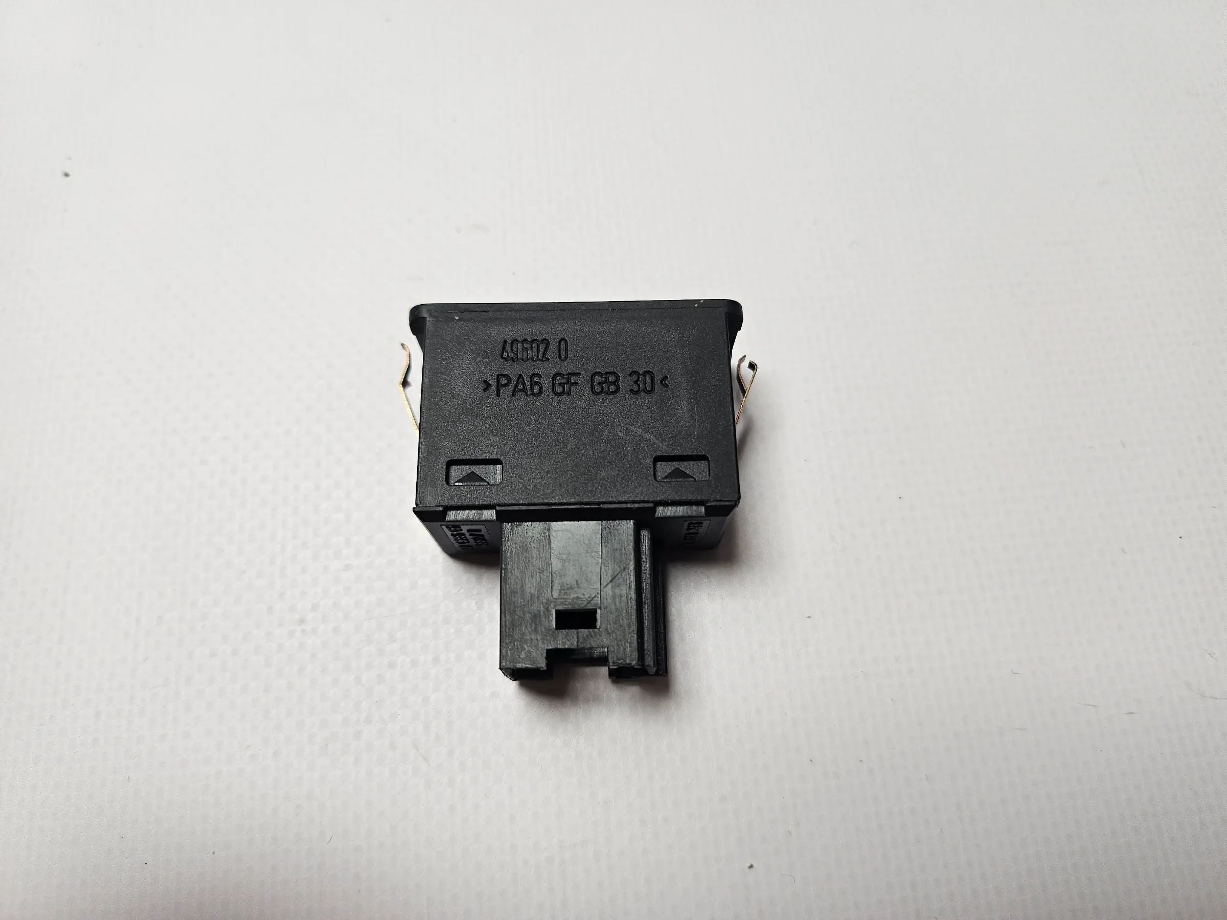 oryginalne gniazdo AV BMW 5 7 X5 seria E38 E53 E60 E61 8368346