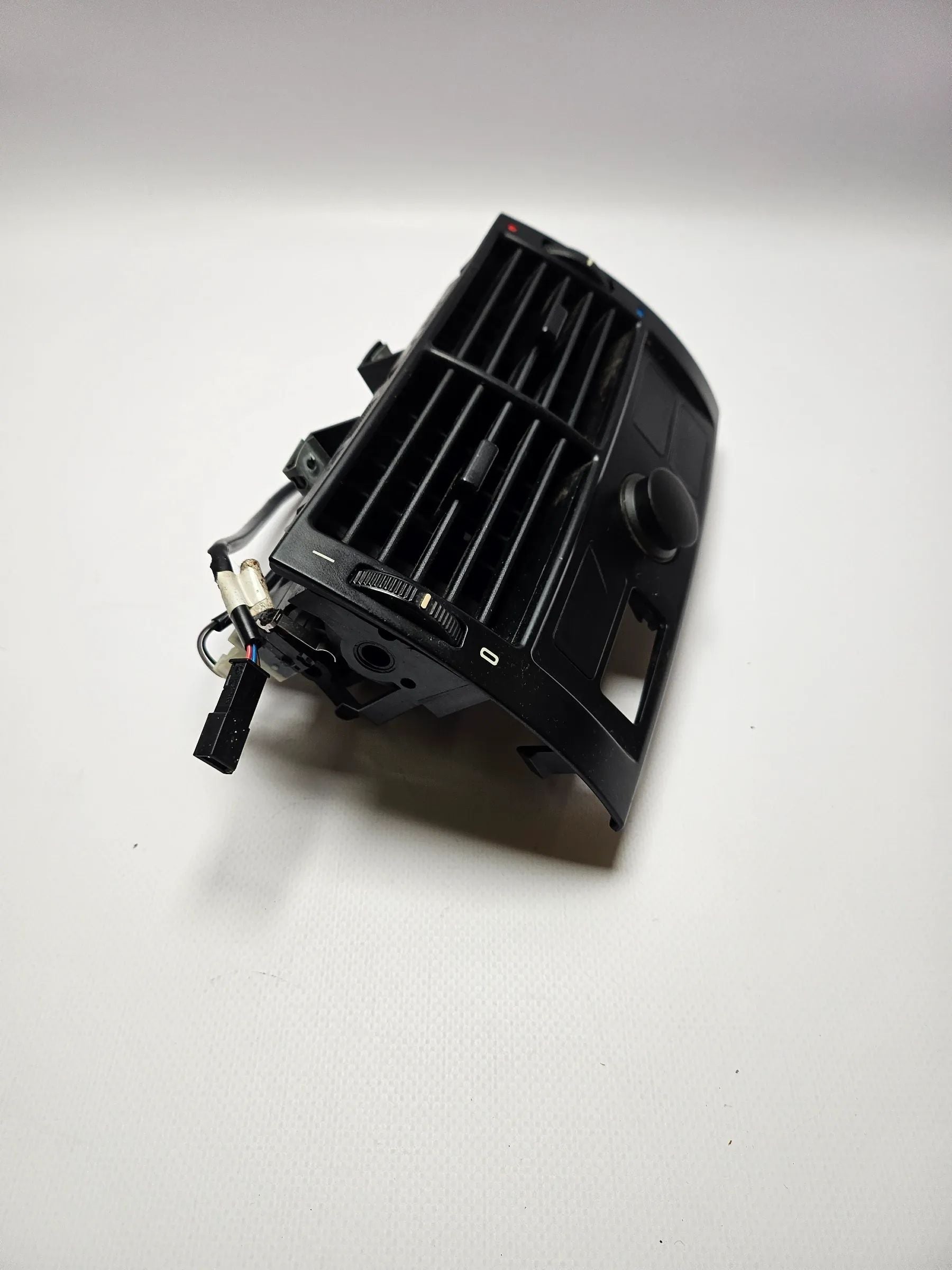 Fresh air grill automatic climate control BMW X5 E53 3.0i 3.0d 4.4i 4.6is 4.8is 8370910 