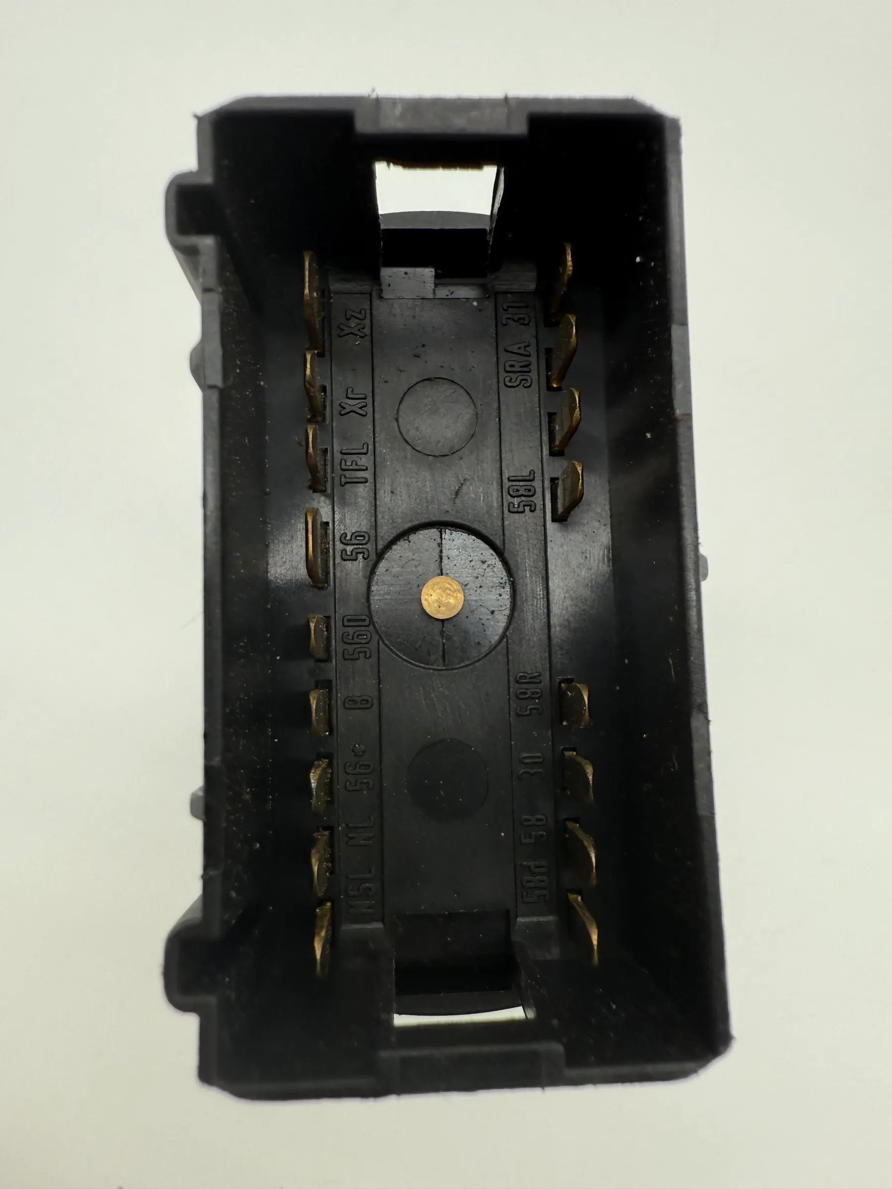 VW PASSAT (3B2) 1.8 Ручная коробка света 1C0941531 04052030 ОРИГИНАЛ