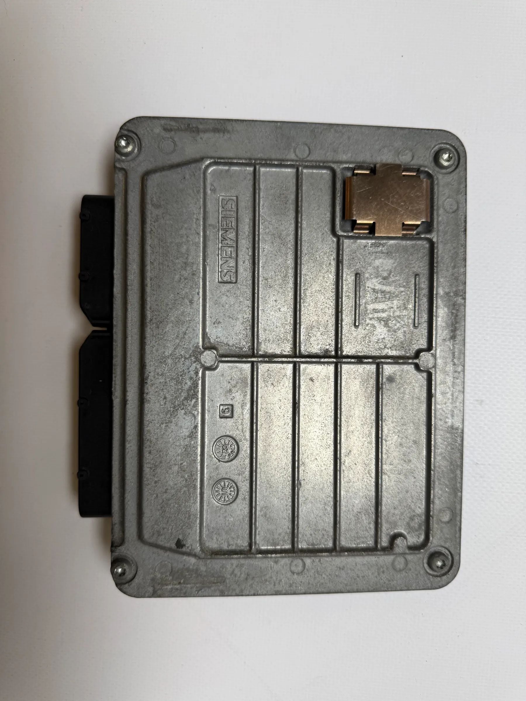 อะไหล่แท้ VW Polo 9N 1.2 กล่องควบคุมเครื่องยนต์ 03D906032C - 5WP40124