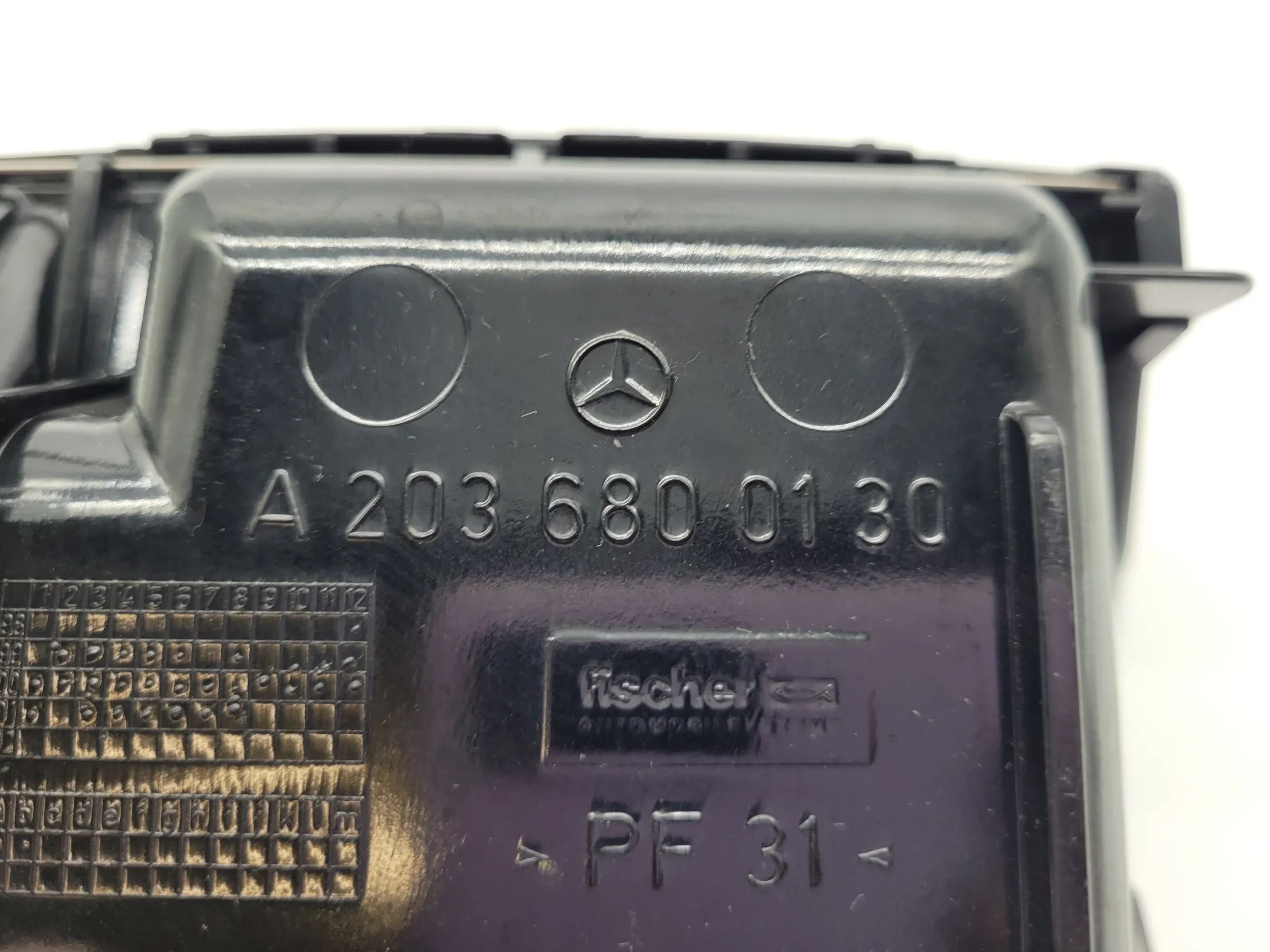 Original Mercedes-Benz C-Klasse T Modell (S203) Aschenbechereinsatz A2036800130