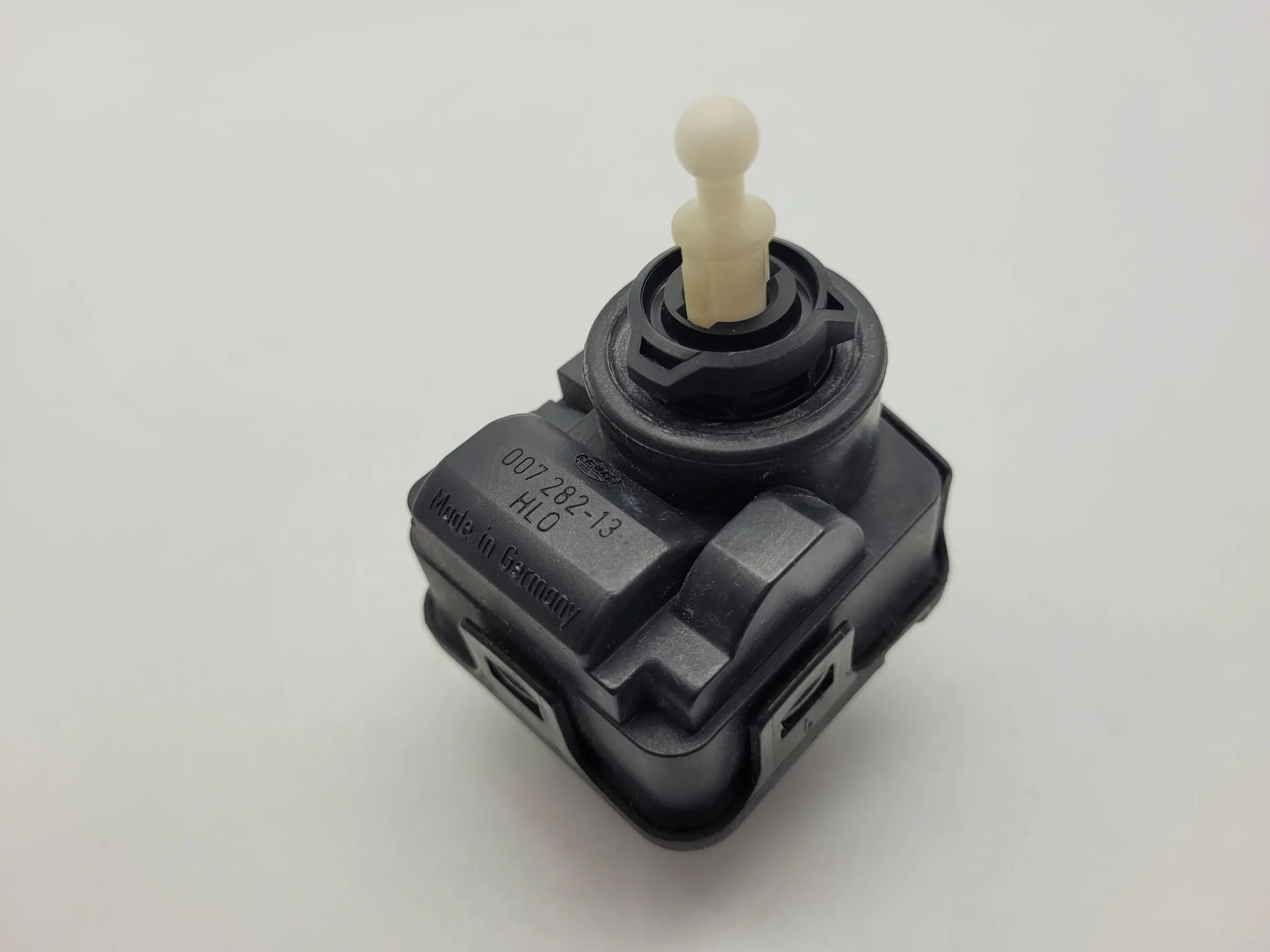 Original Audi A3 (8L1) Scheinwerfer Stellmotor LWR L/R 8L0941295