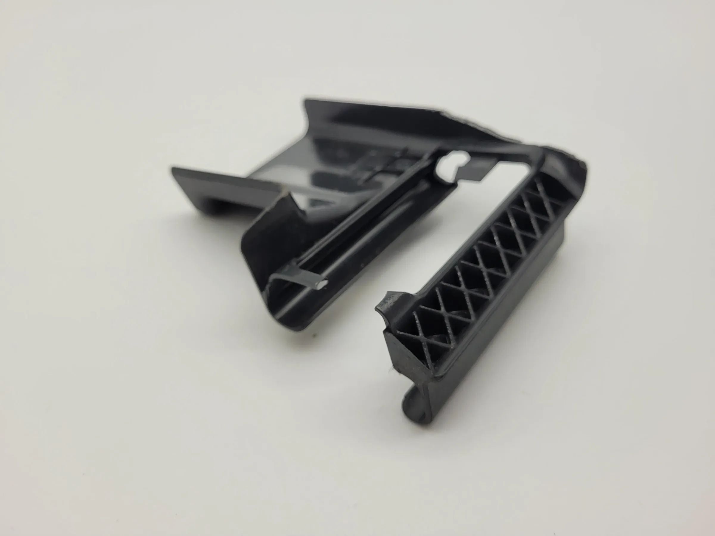 Original Mercedes-Benz C-Klasse Vordersitz Schiene Verkleidung A2039190420