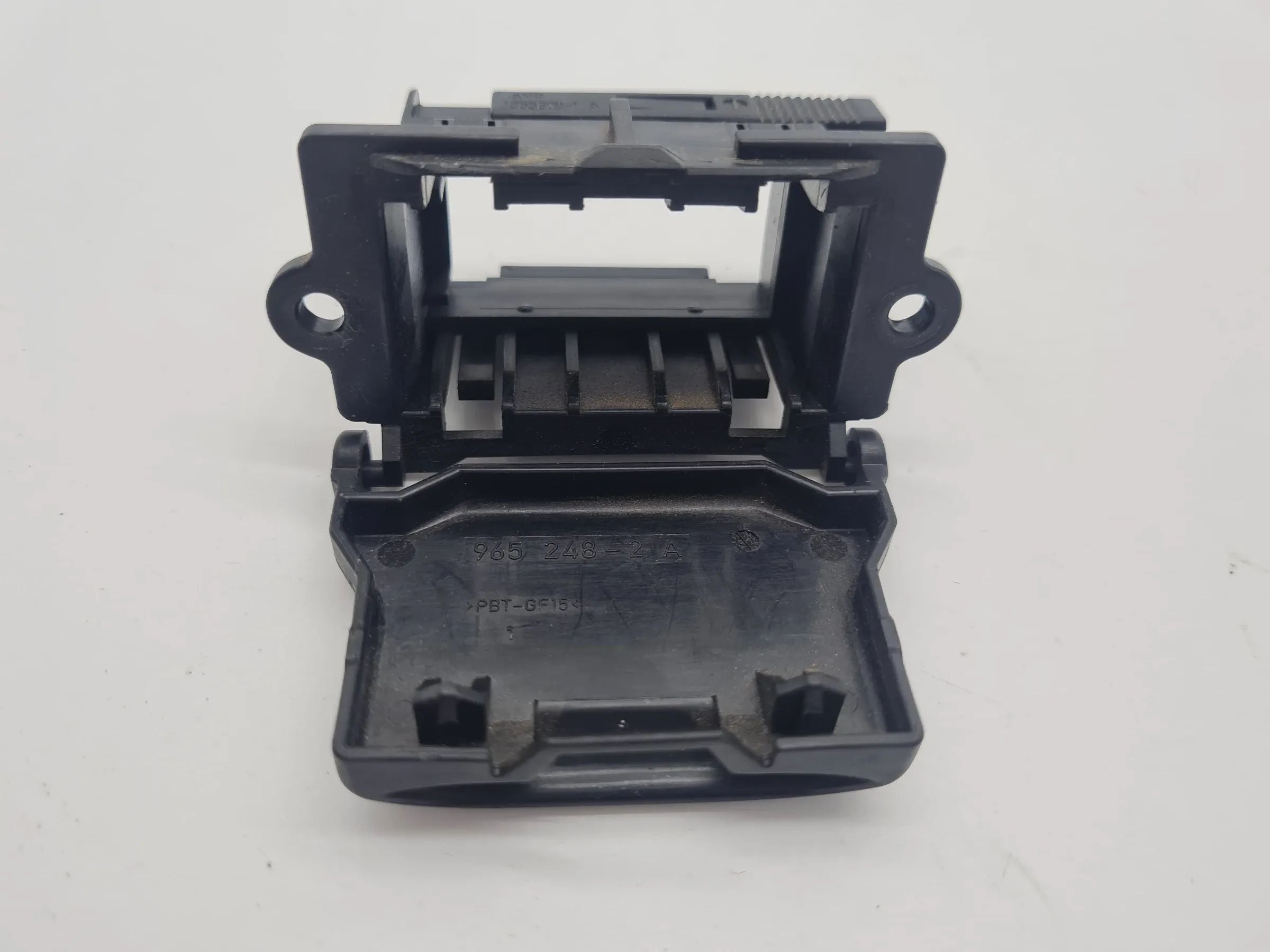 Original Mercedes-Benz C-Klasse OBD Diagnose Steckdose Buchse L A2025402373
