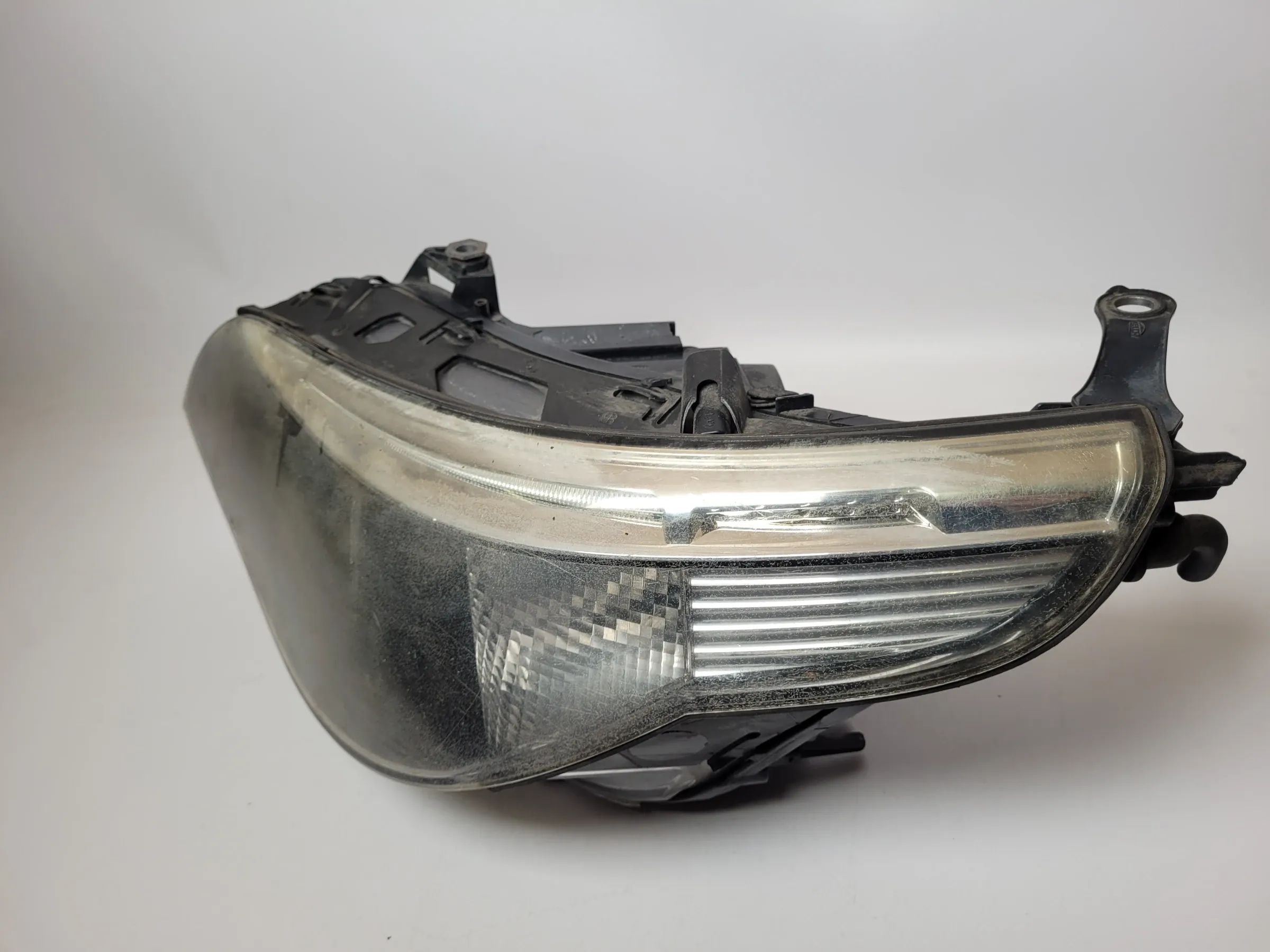 BMW 5er (E60/E61) Scheinwerfer / Frontleuchte Links 15872100