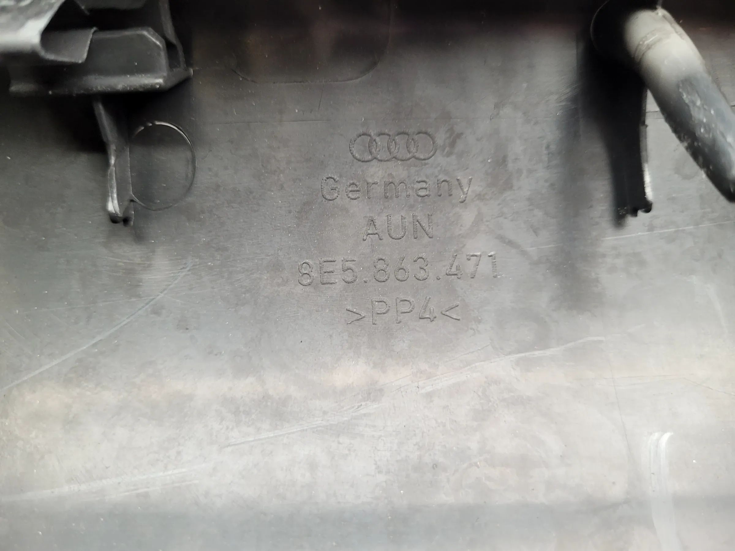 Original Audi A4 (8E/B6/B7) Kofferraumverkleidung 8E5863471