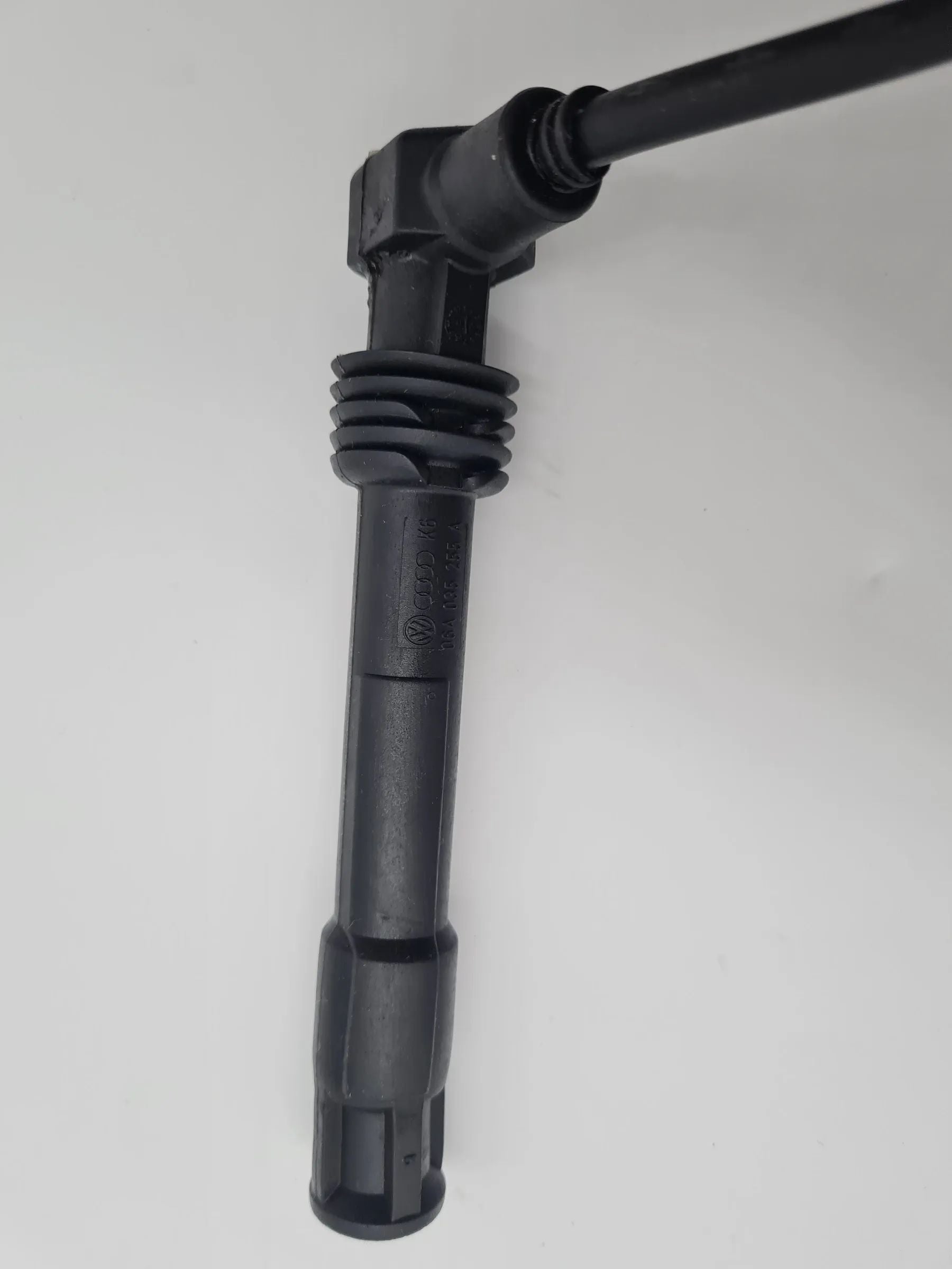 Original Audi A4/A6 VW Passat Zündkabel Zylinder 4 06A035255A / 13299/5