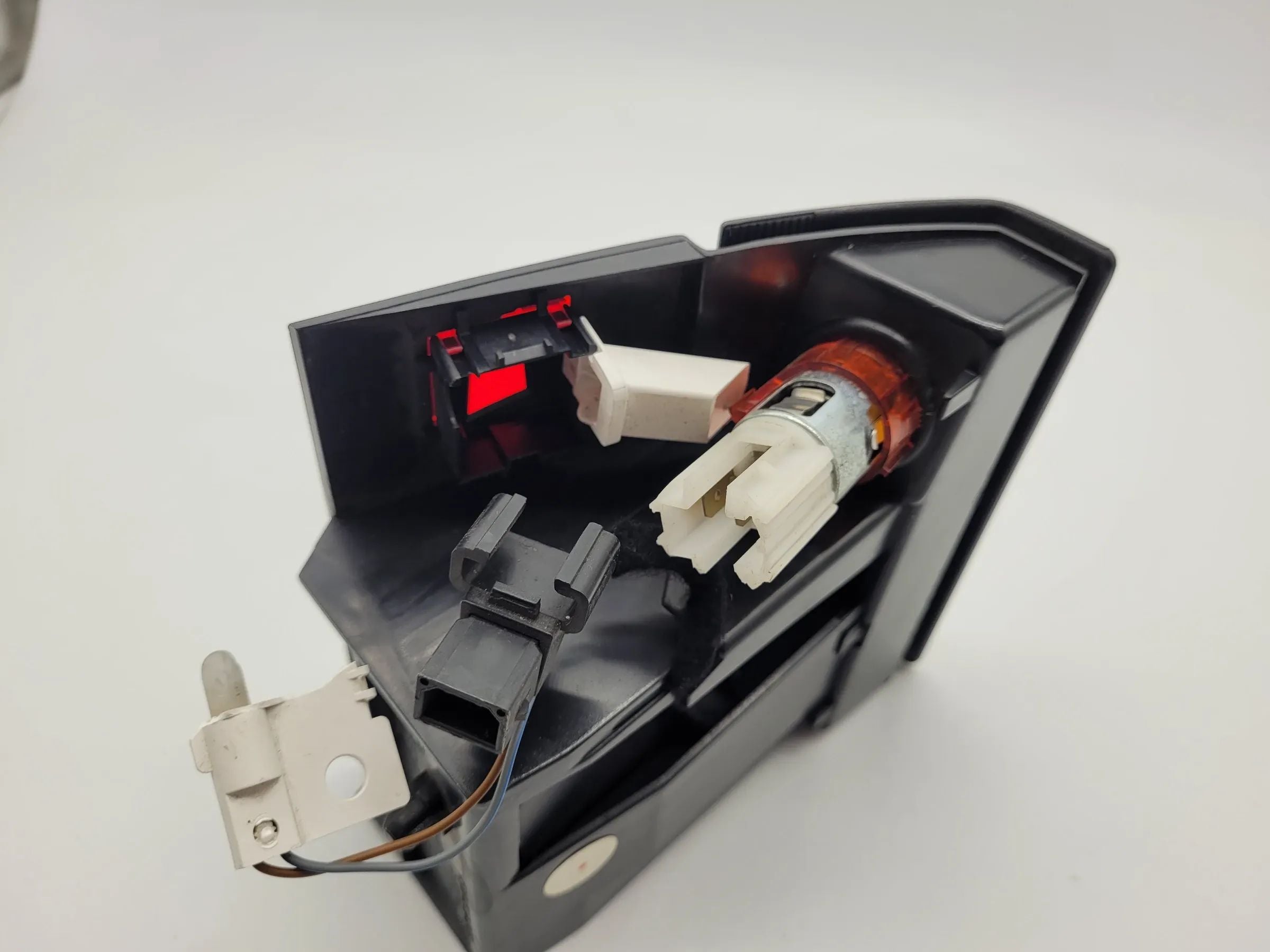 Original Audi A3 (8L1) Aschenbecher Schwarz 8L0857951