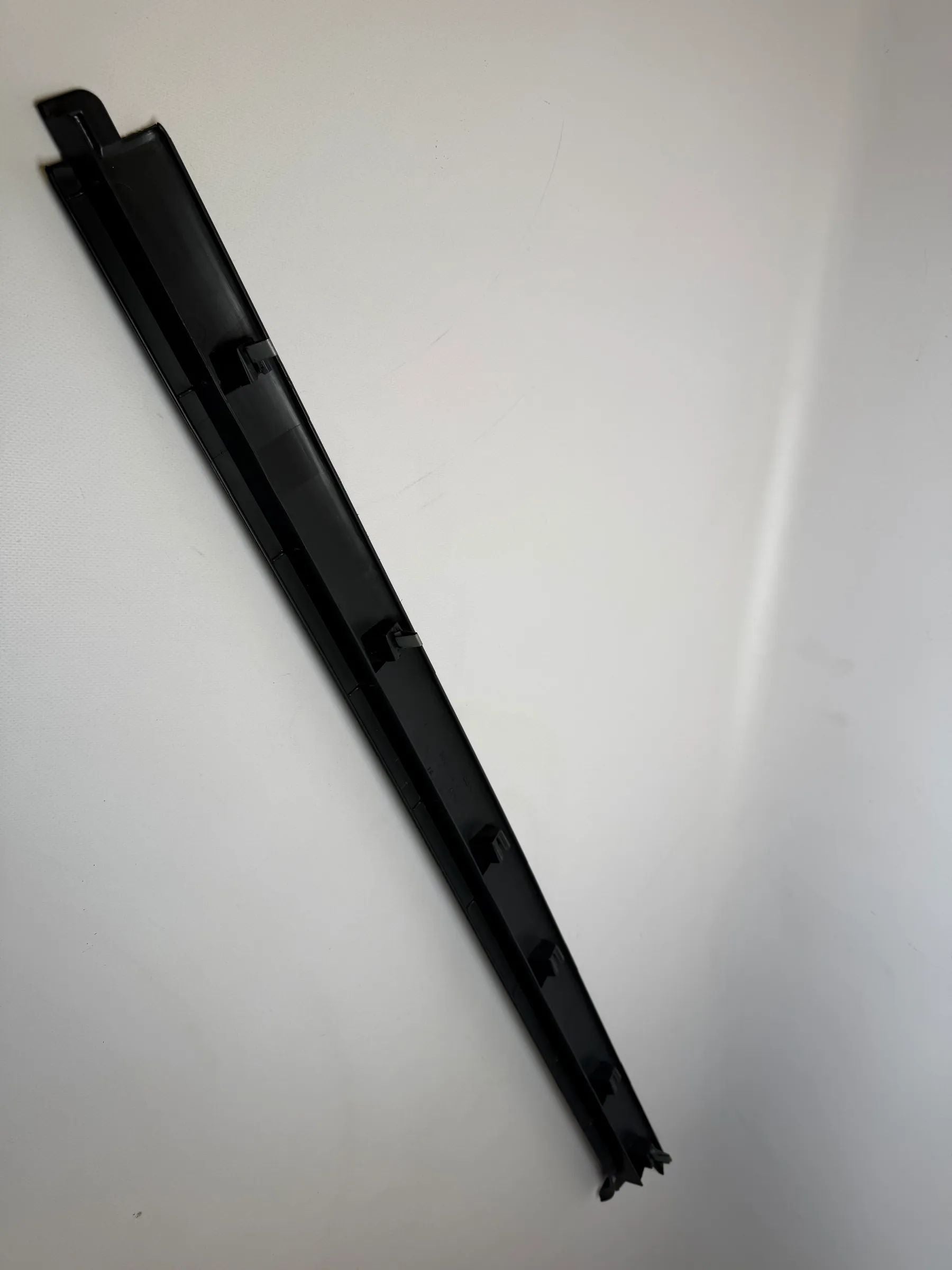 Oryginalna listwa progowa Audi A3 S3 8L 2-drzwiowa prawa 8L3853906