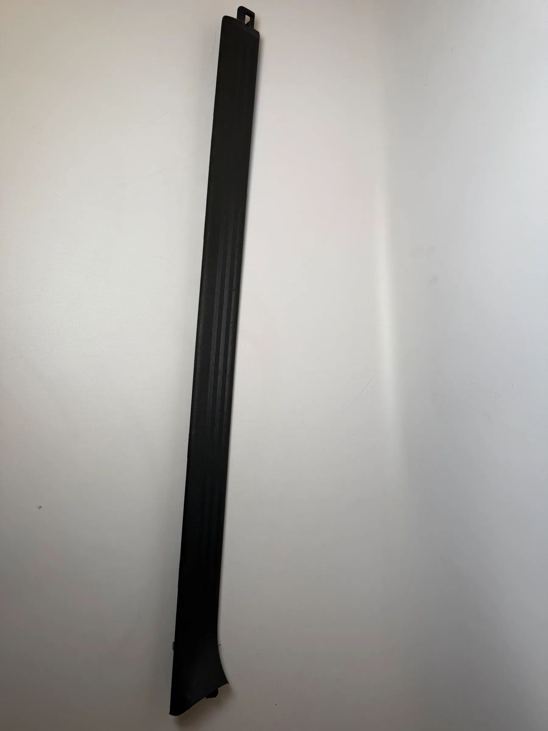 Oryginalna listwa progowa Audi A3 S3 8L 2-drzwiowa prawa 8L3853906