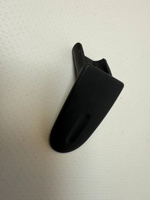 純正 VW ゴルフ4 IV 右Cピラー サイドトリム用シートベルトホルダー 1J4858884