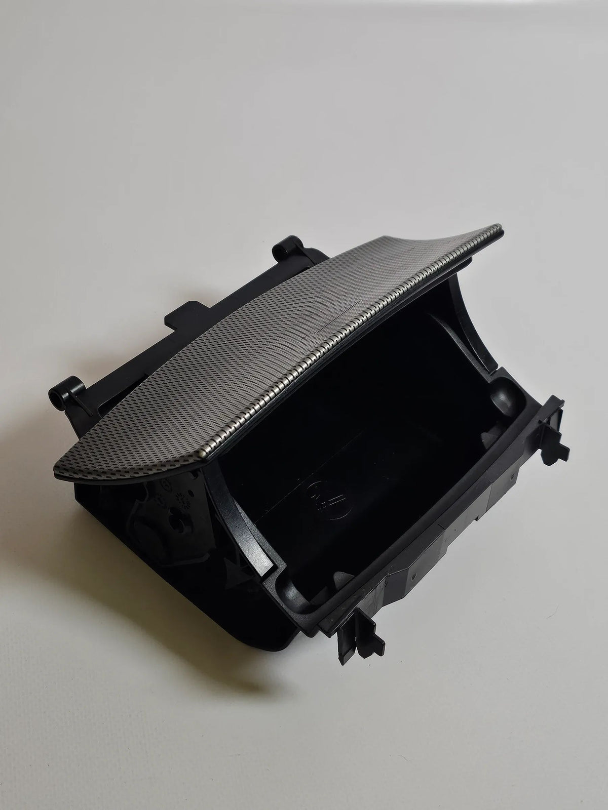 Mercedes Benz C Klasse W203 ASCHENBECHER Ablagefach Mittelkonsole A2036800852