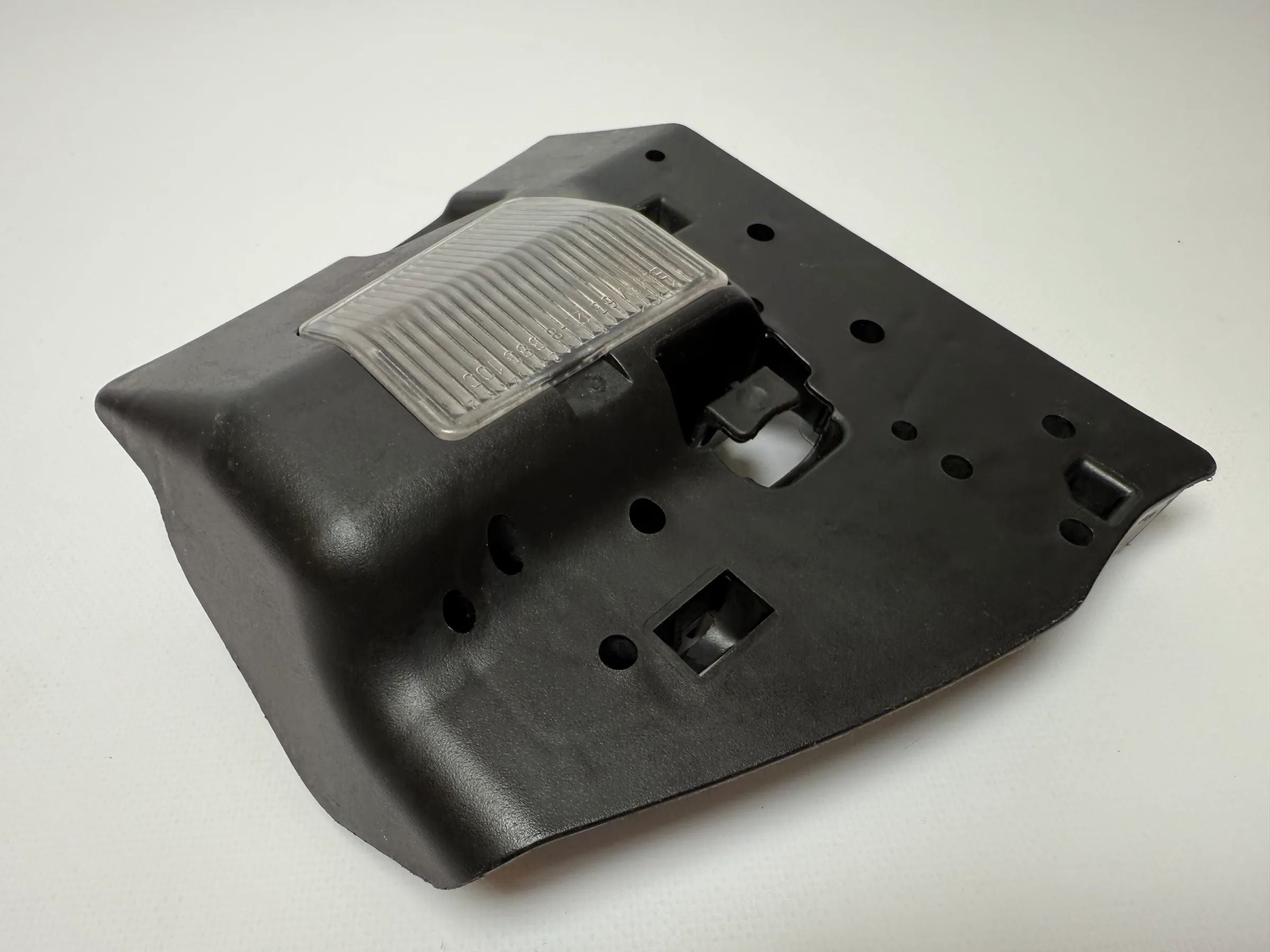 Original BMW 3er (E46) Lampenträger Heckleuchte  230042R / 63.21-8 383 100