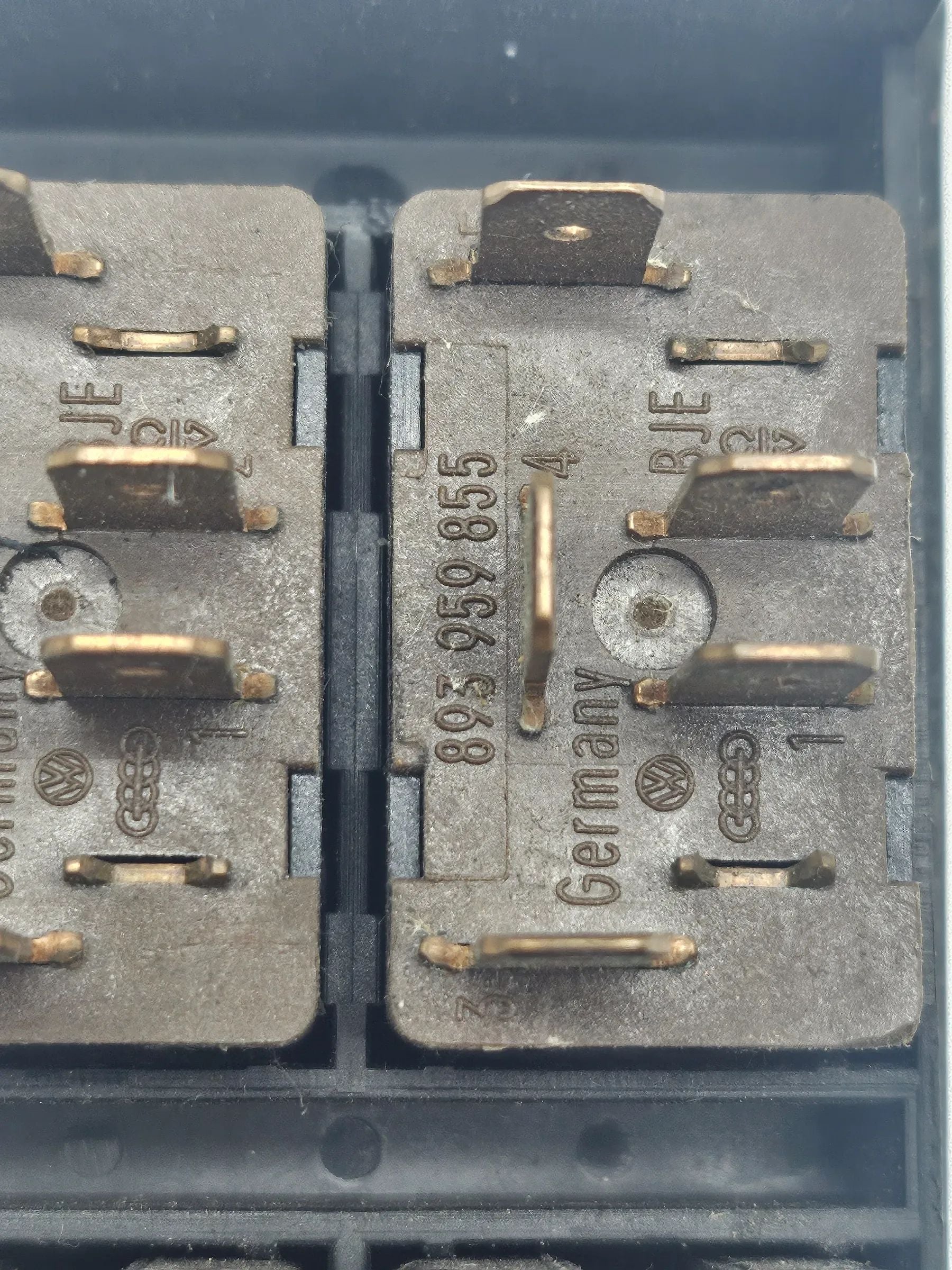 Oryginalny podnośnik szyby przedniej lewej Audi 80 Cabrio B4 4-biegowy 4-krotny 895959527