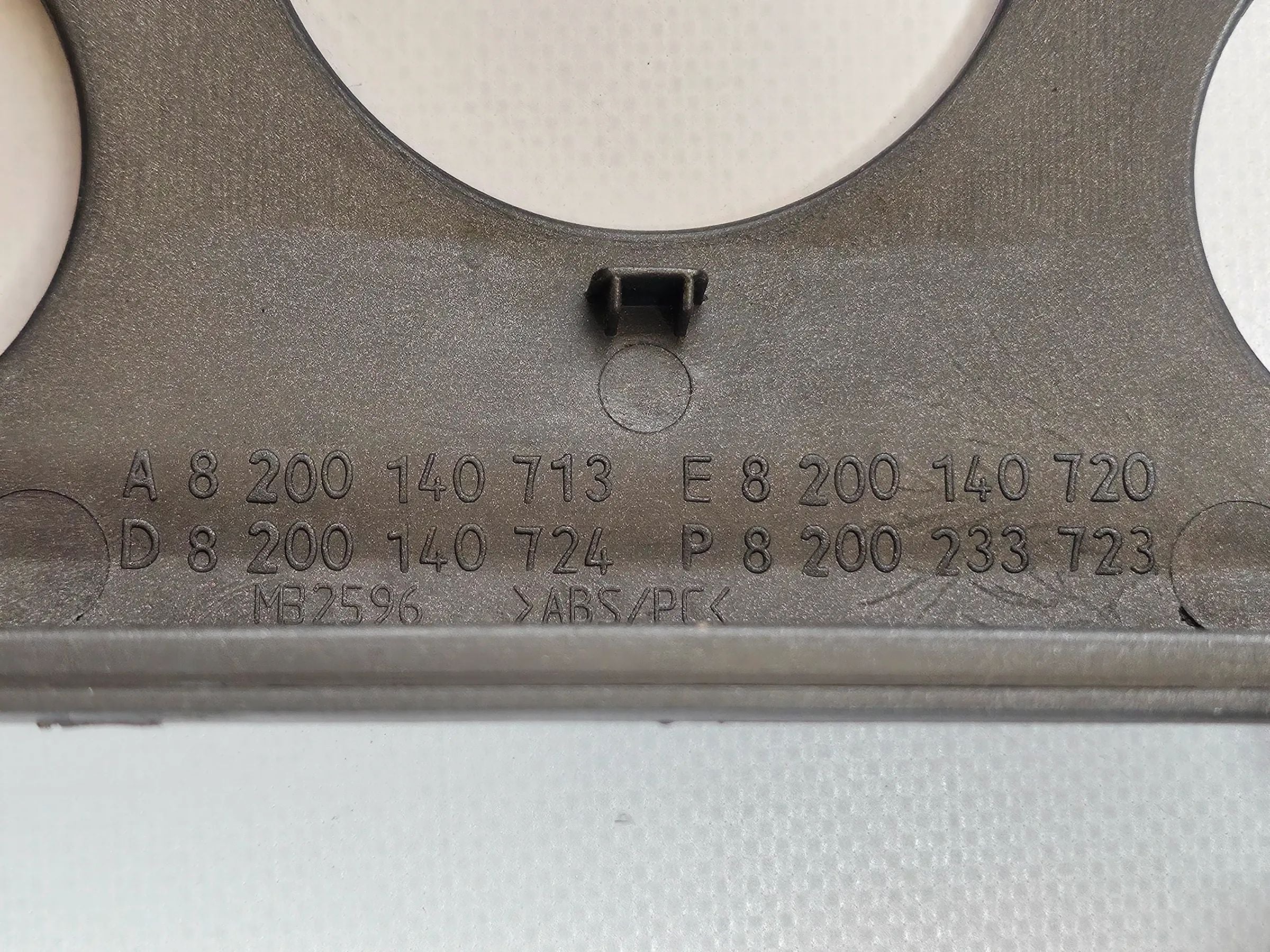 Oryginalna konsola środkowa do RENAULT SCENIC II (JM) 847681 8200140713