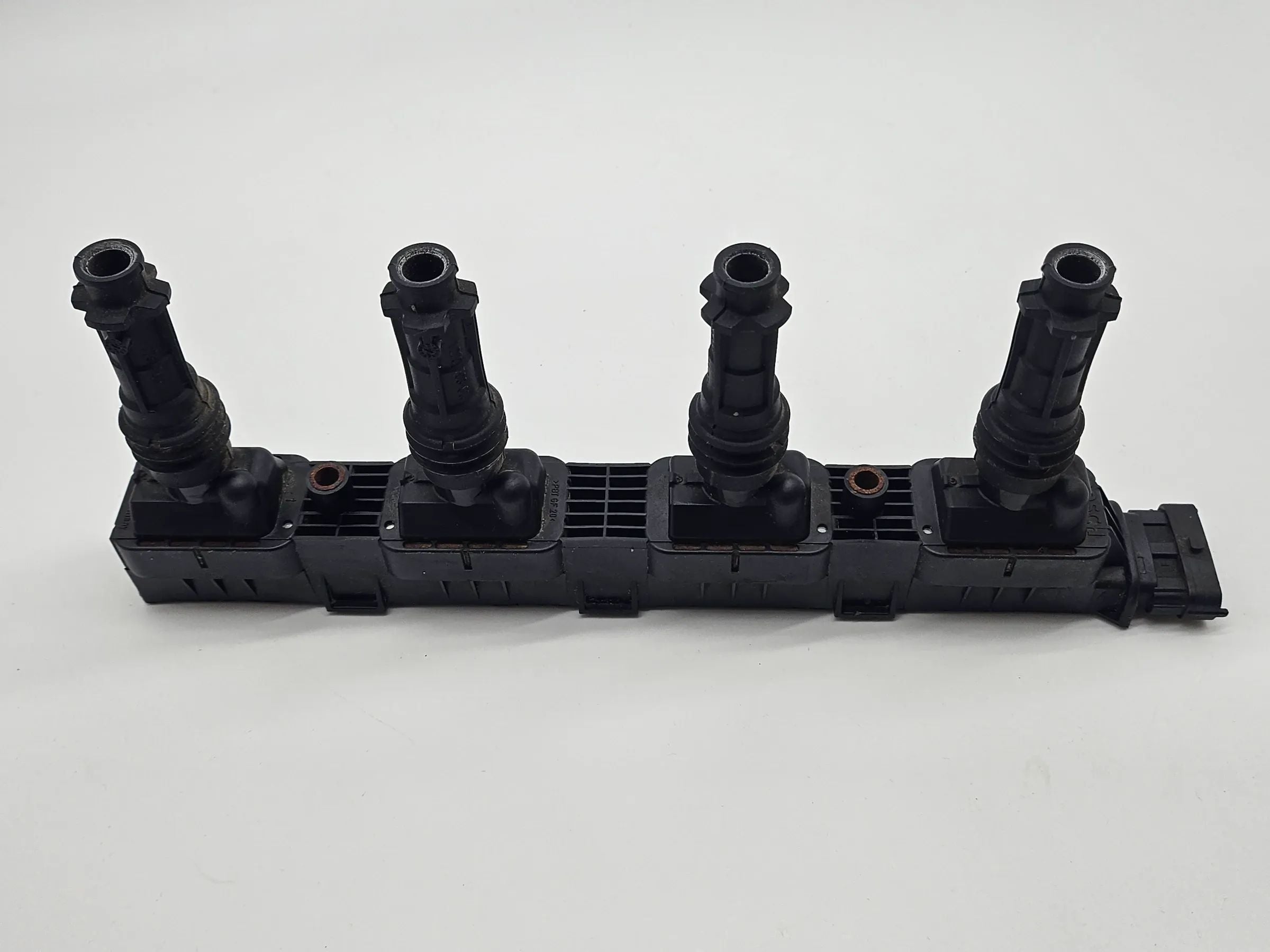 Oryginalna cewka zapłonowa Bosch Opel Corsa 1.2 16V C 0221503015