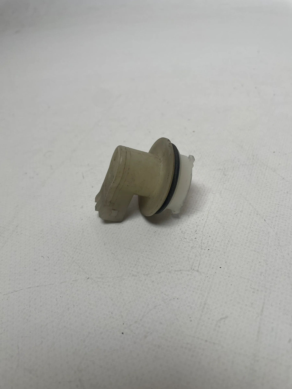 Original VW Polo (80/86C) Lampenträger Rechts Vorne 6N0953042C