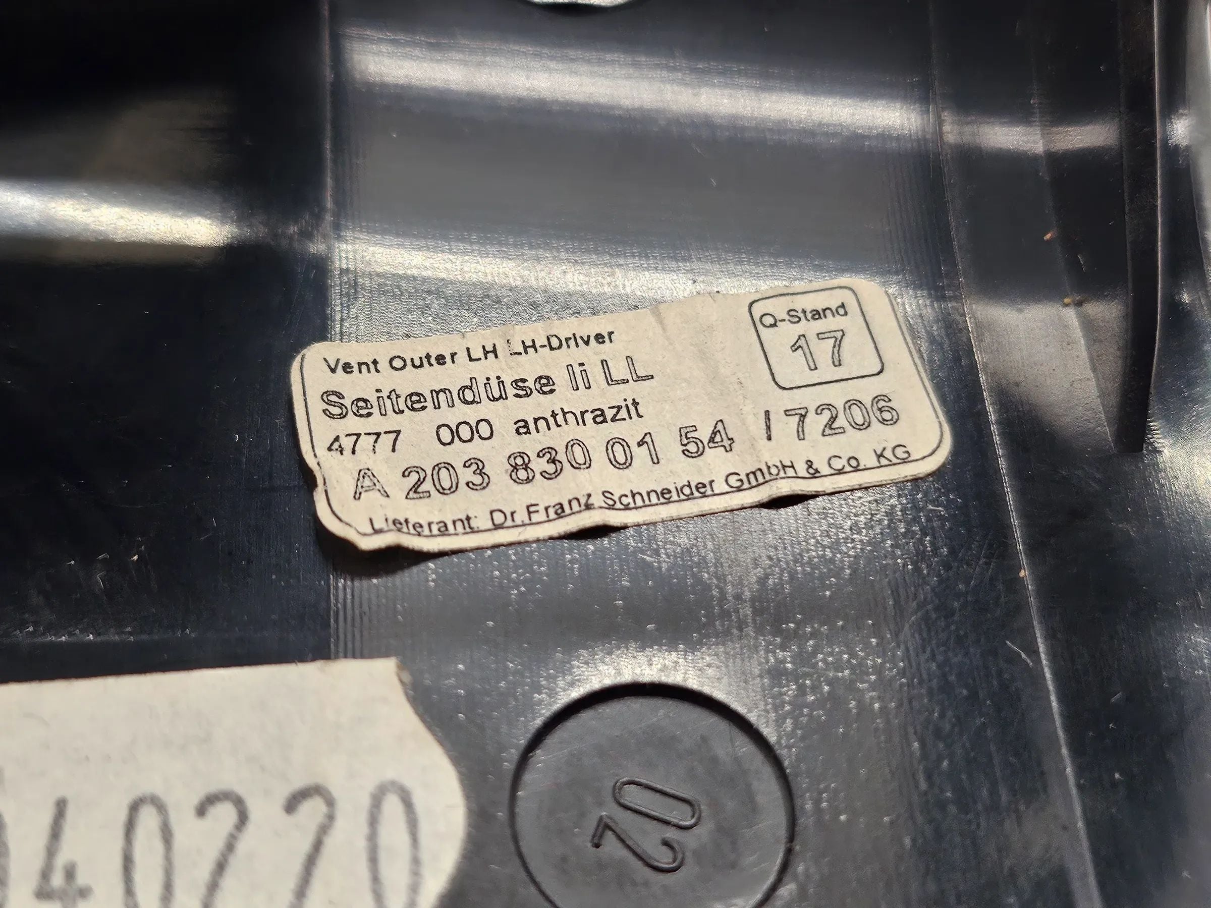 Mercedes  W203 CL203 S203 Luftdüse Lüfter Heizung Seitendüse Links A2038300154