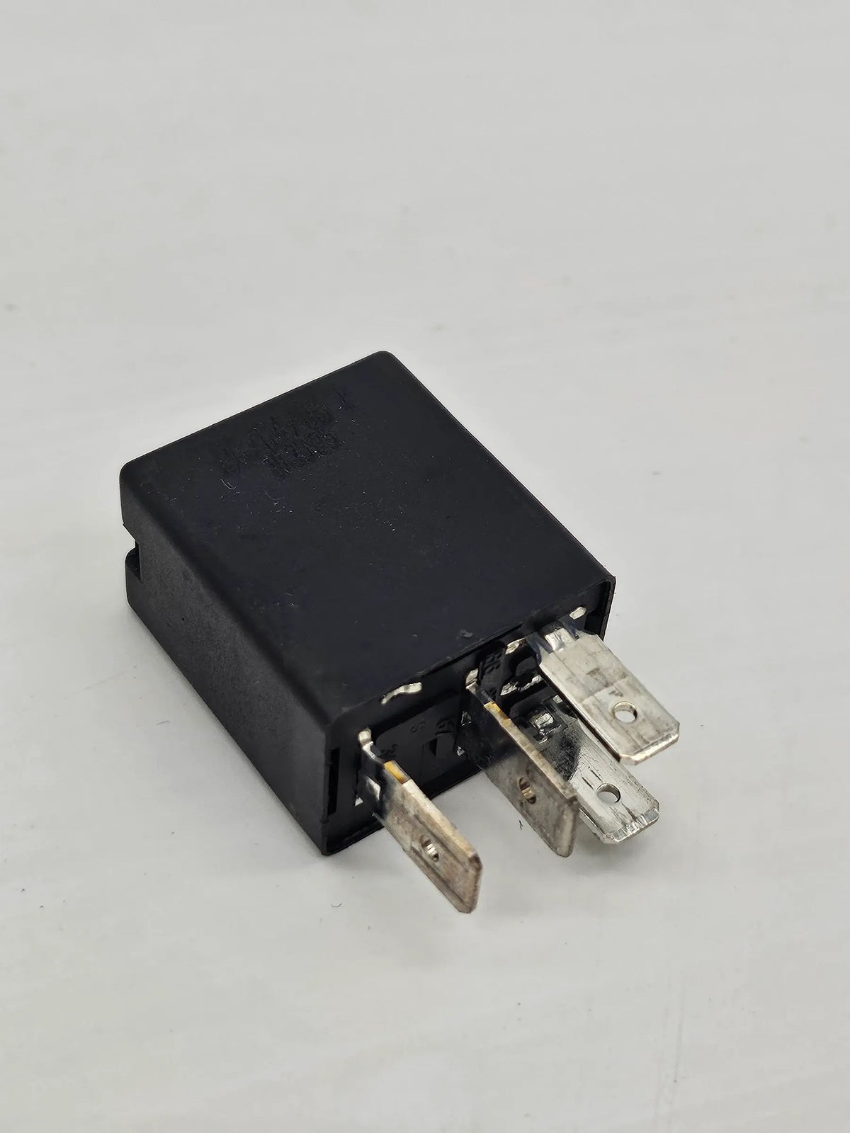Alfa Romeo 147 (937) Relay Working Relay Contact Relay BLACK B047 46520411 