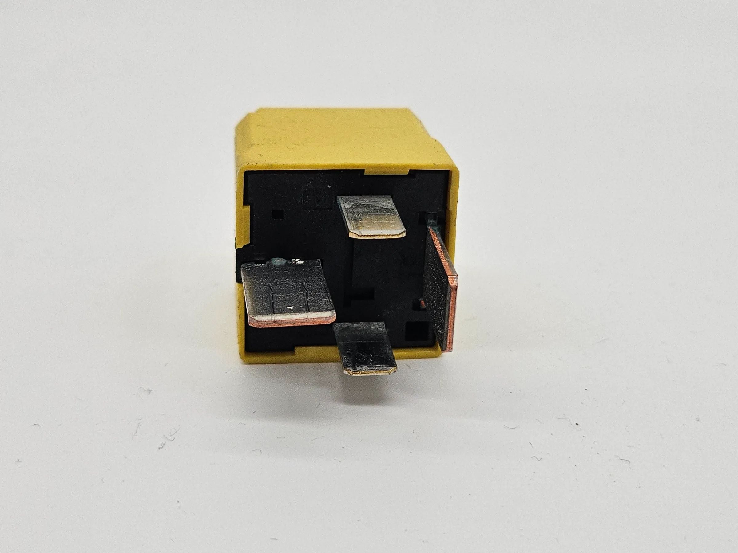 Orig. Opel Corsa C Meriva A Vectra C Signum Relais Arbeitsrelais GELB 90226846