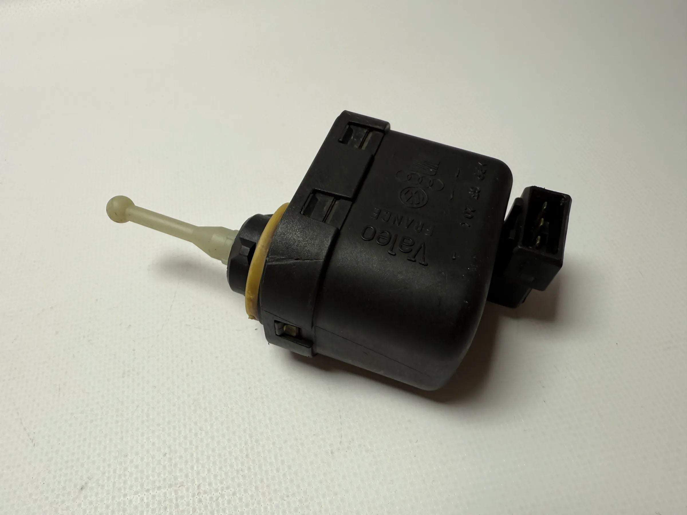 อะไหล่แท้ VW AUDI A4 B5 มอเตอร์ปรับระดับไฟหน้า LWR 6K5 941 295
