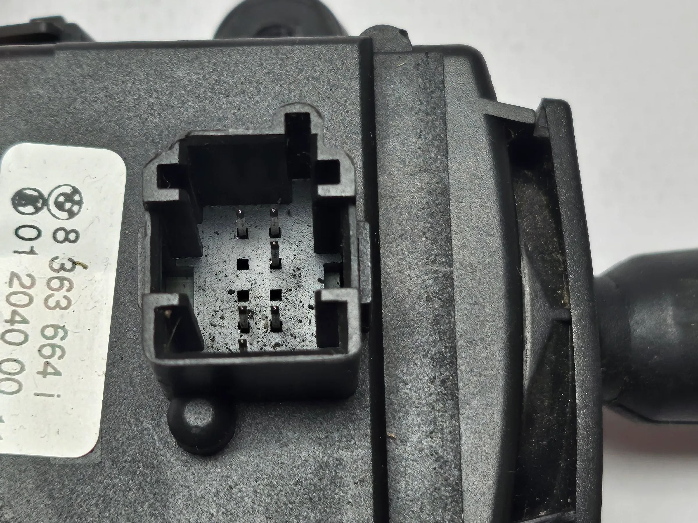 Оригинальный рычаг переключателя стеклоочистителя BMW E39 8363664I