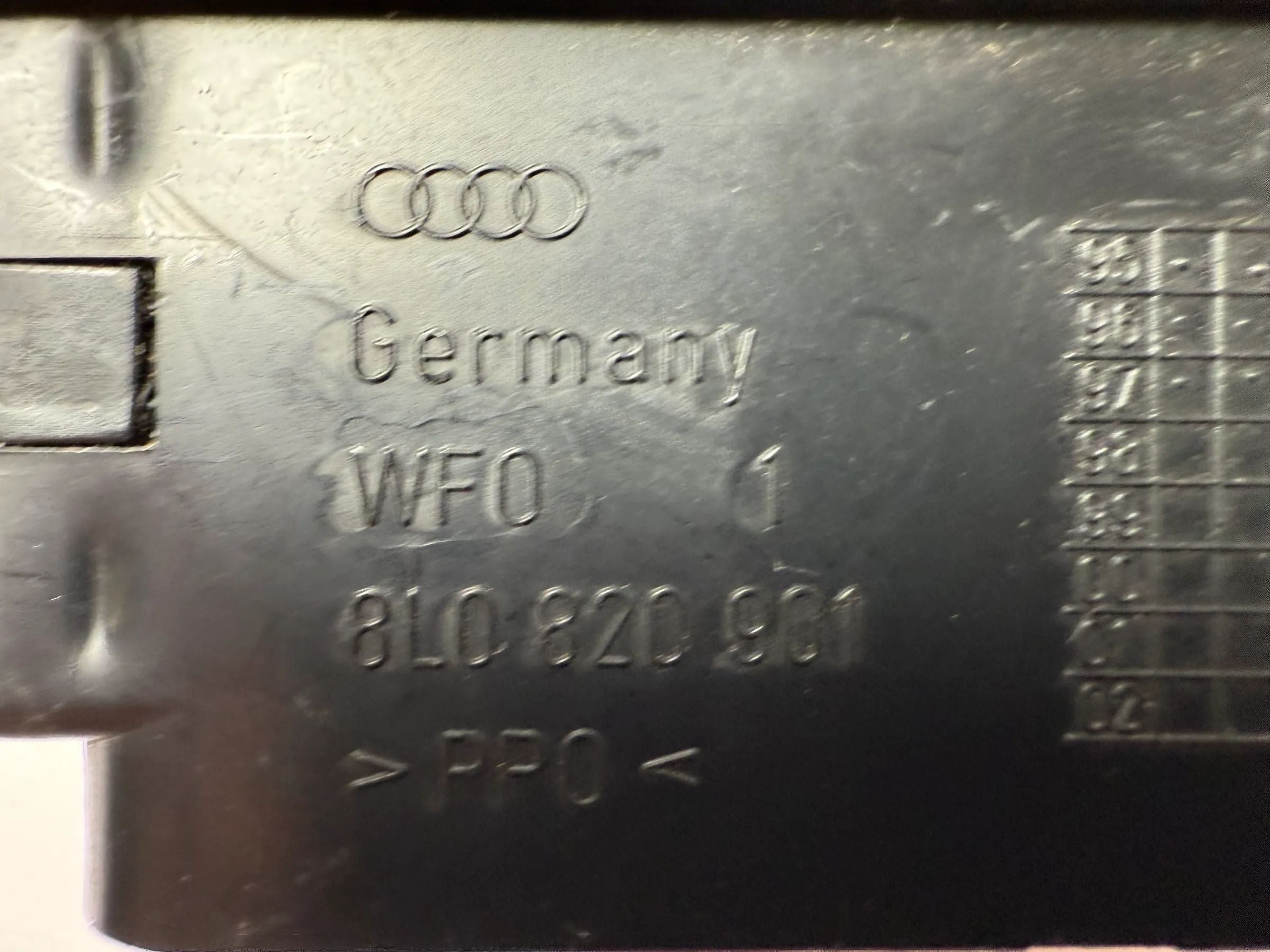 Original Audi A3 8L Lüftungsdüse Luftausströmer Links 8L0 820 901