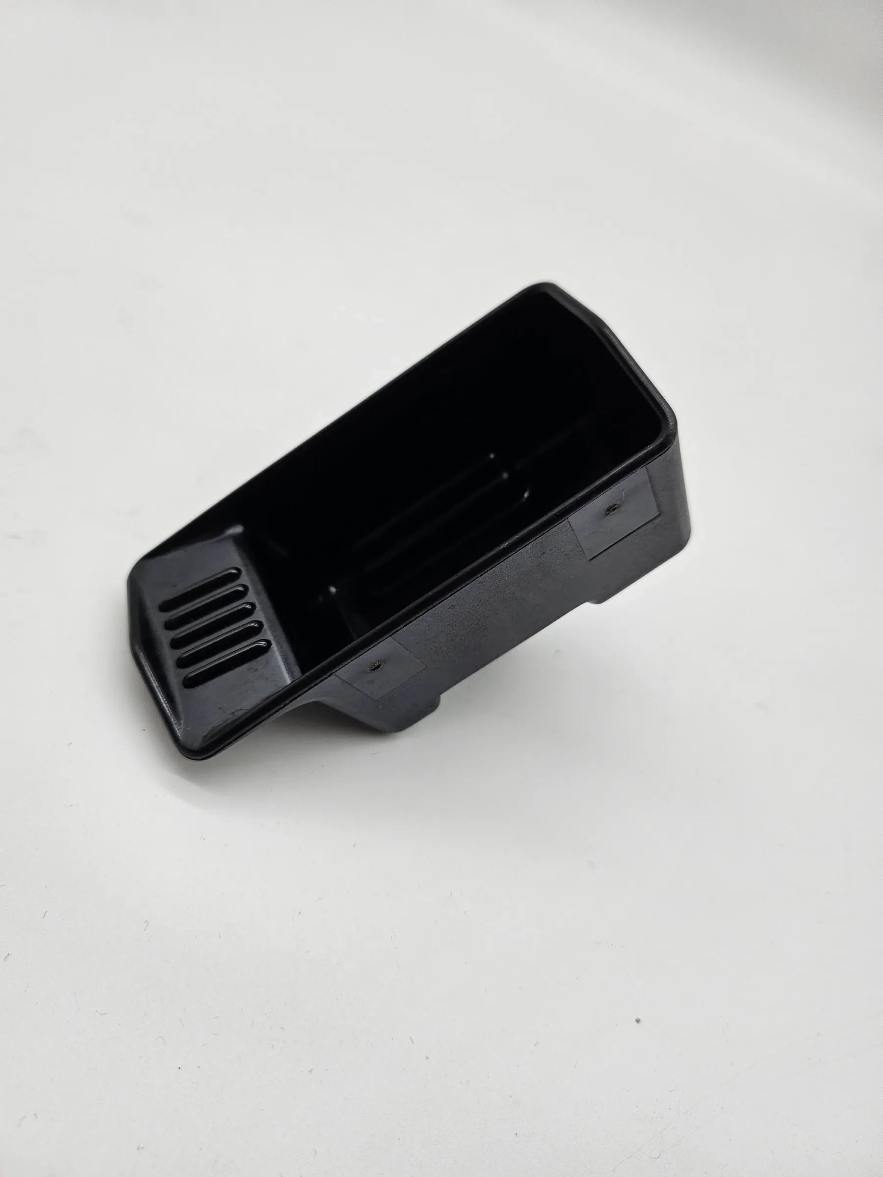 Orijinal BMW E39 Siyah Sigara İçenler Paketi Kül Tablası 8200237