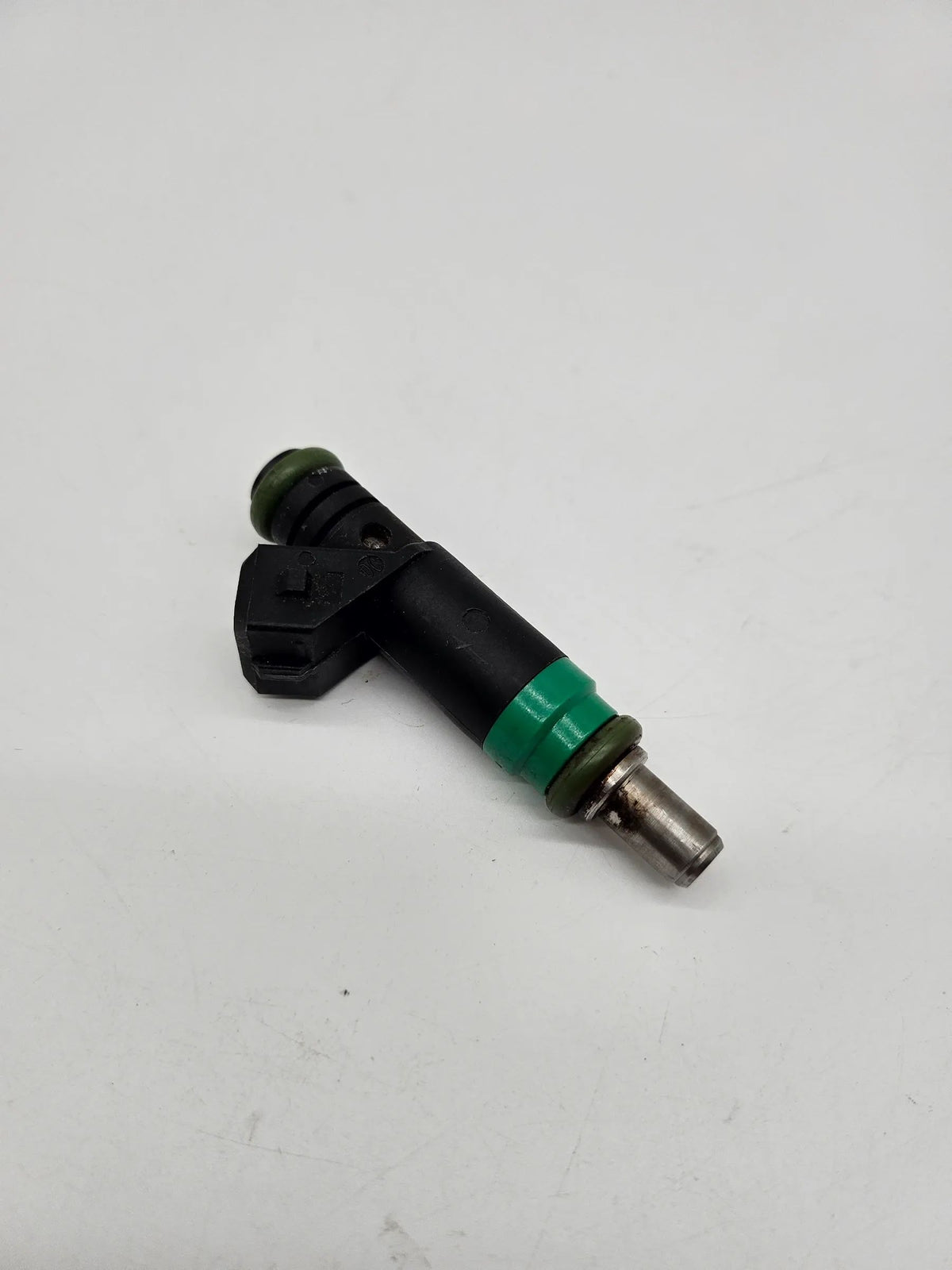 Injecteur d'origine Ford Fiesta Fusion & Mazda 2 DY 98MF-BB 9F593