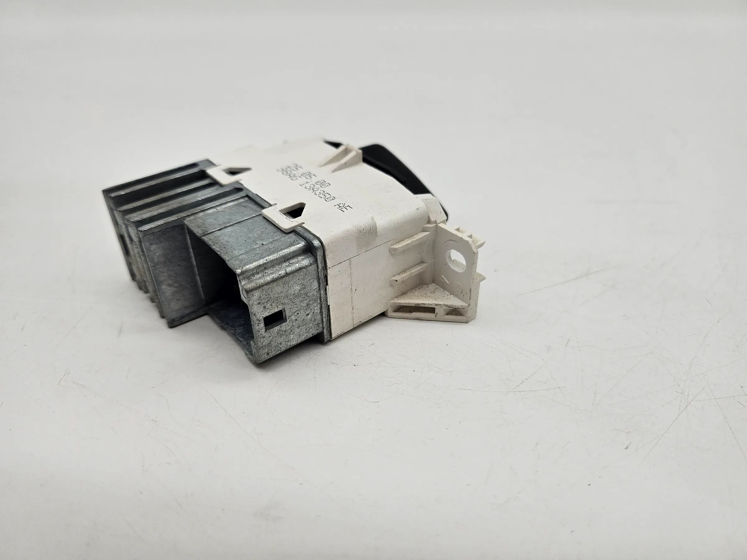 Original Ford Focus 1 DNW DBW DAW Schalter Warnblinkschalter 98G13A350BE