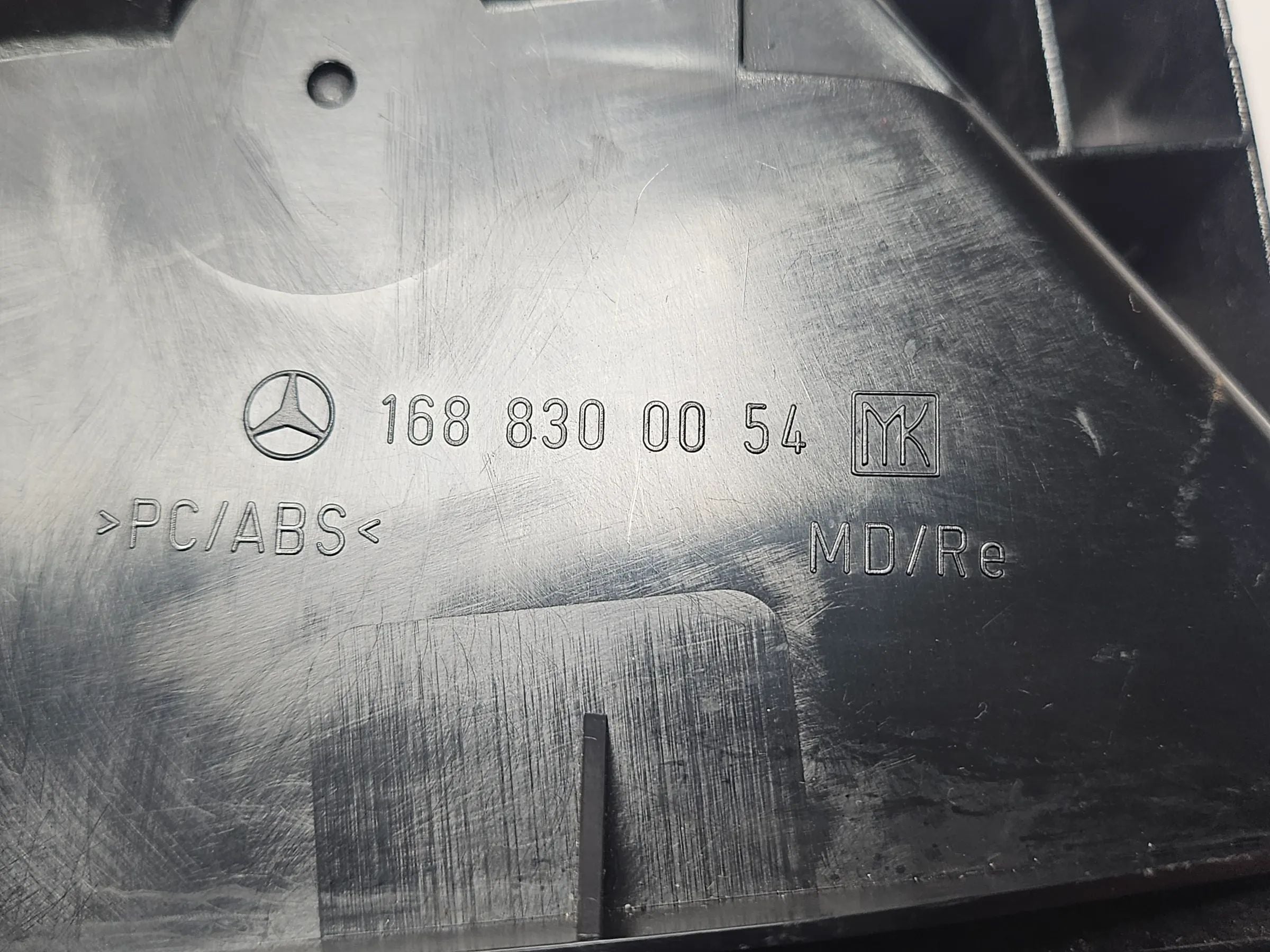 Orig. Mercedes Benz A-Klasse W168 98 BJ Buse d'air diffuseur central 1688300054