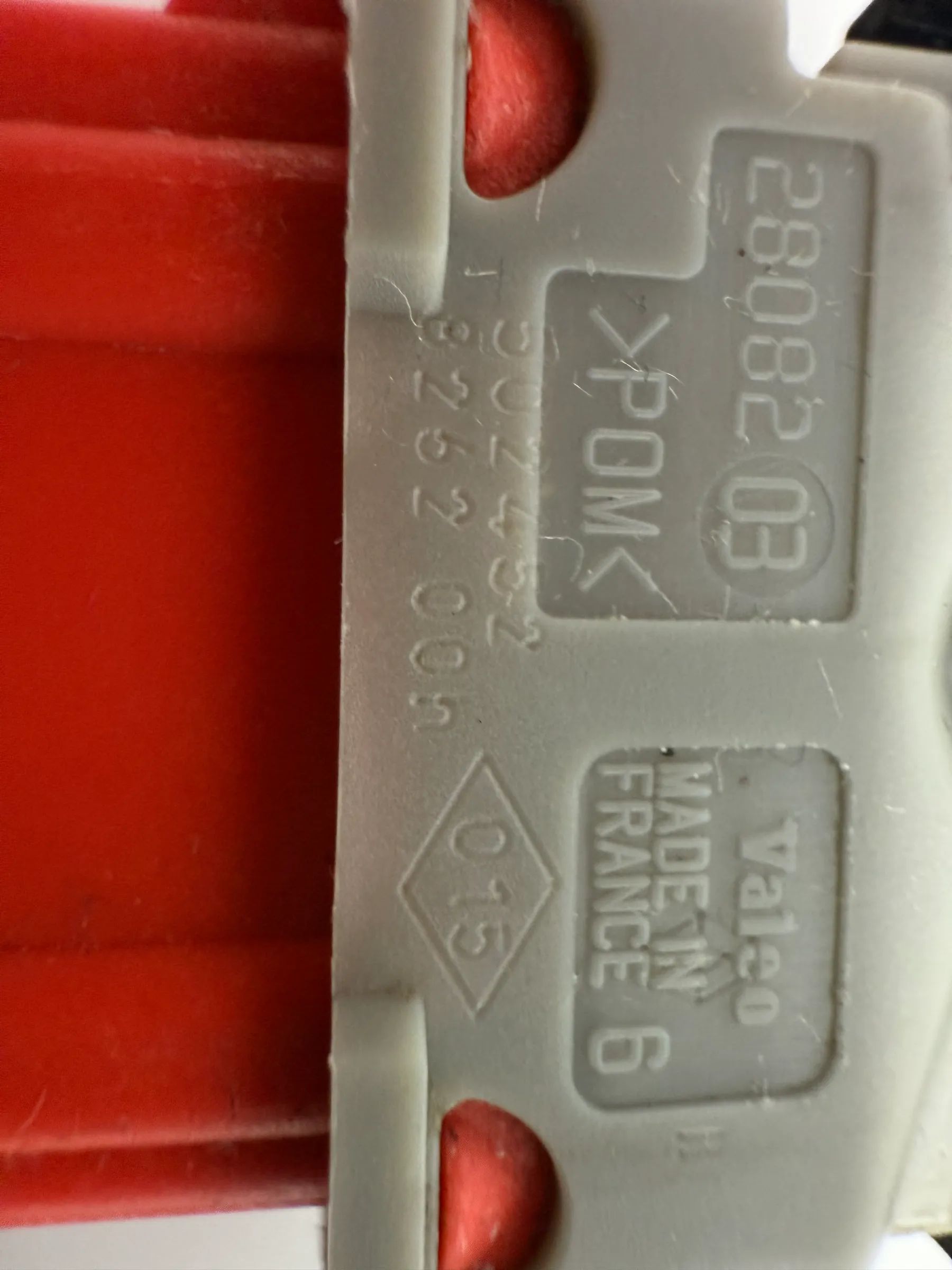 Оригинальный переключатель стеклоподъемника RENAULT CLIO III (BR0/1, CR0/1) красный 2808203