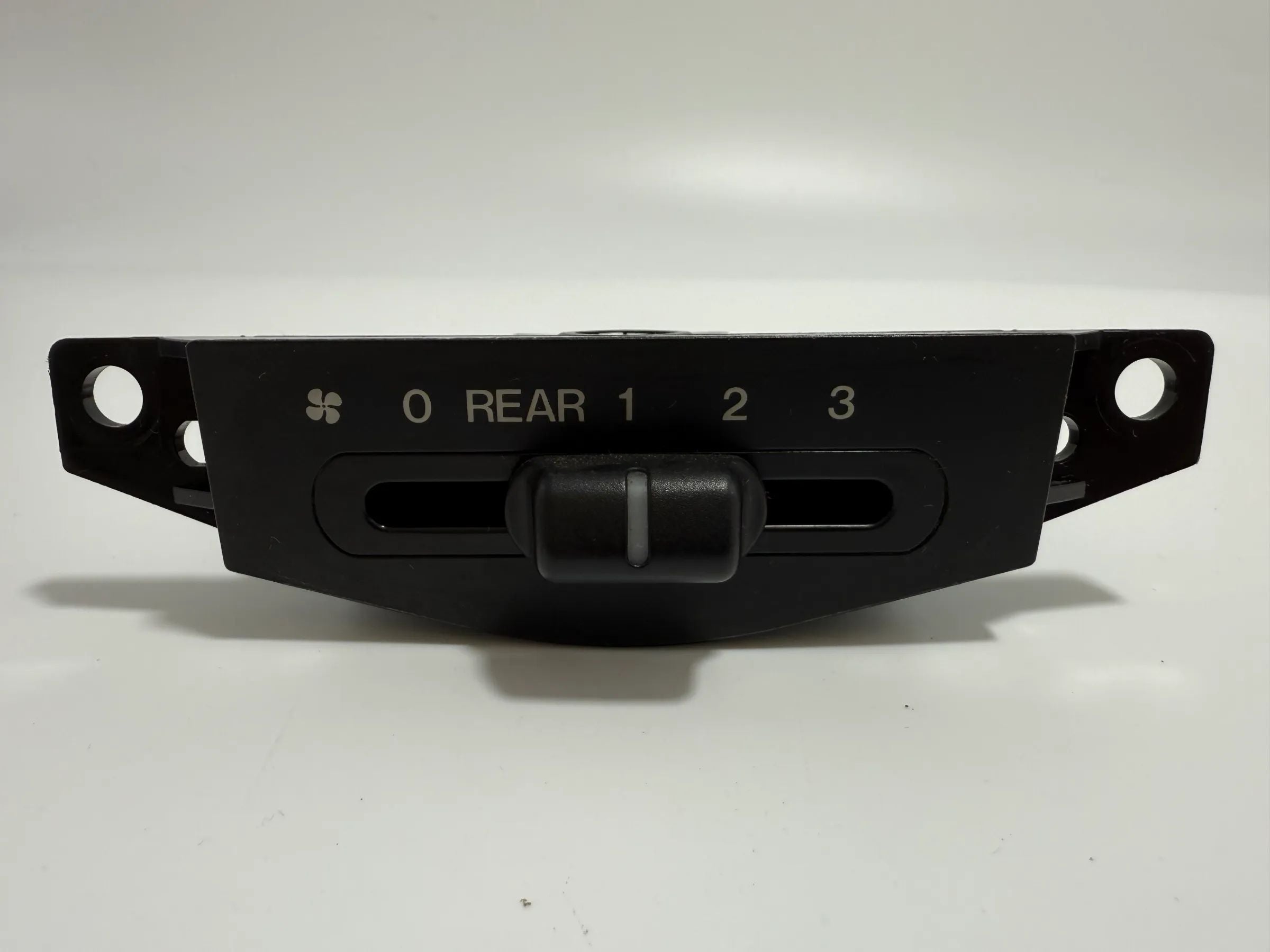 Originele Mazda MPV II Klimaatregeling Luchtsturing Stanley LC73 613 40