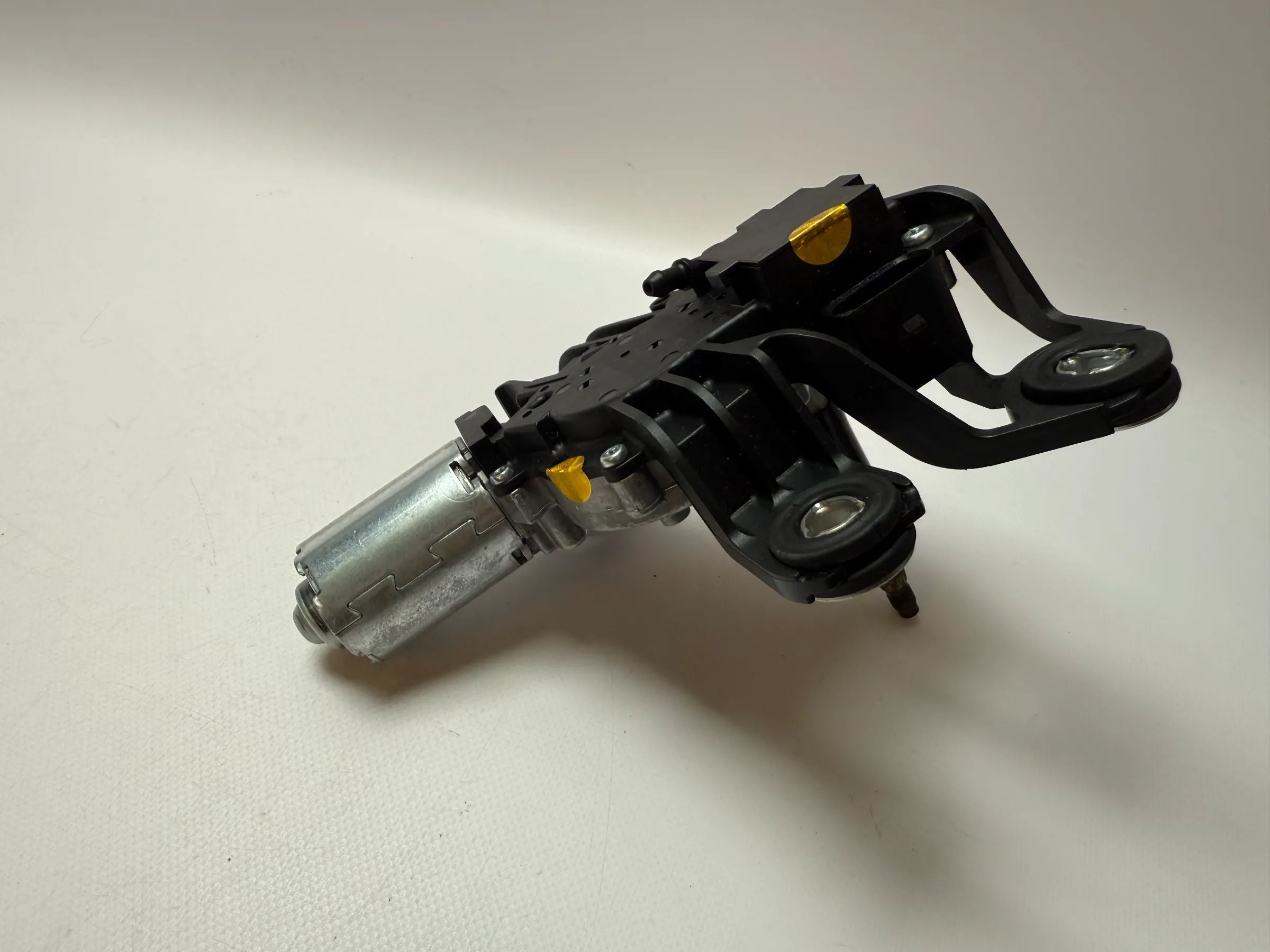 Motor original del limpiaparabrisas trasero VW Golf 5 V Bosch 1K6955711B / 0 390 201 800