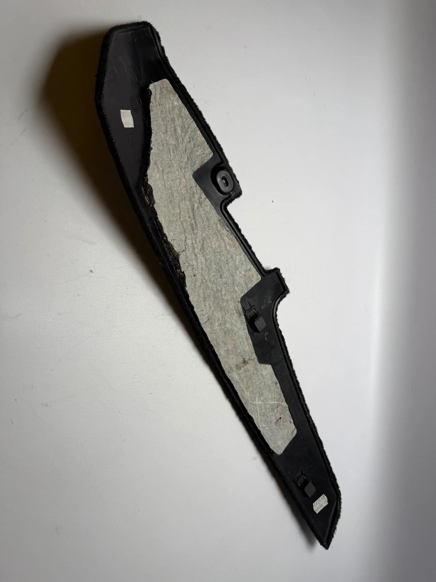 Oryginalna osłona konsoli środkowej dywanik prawy BMW 5er E39 8159692