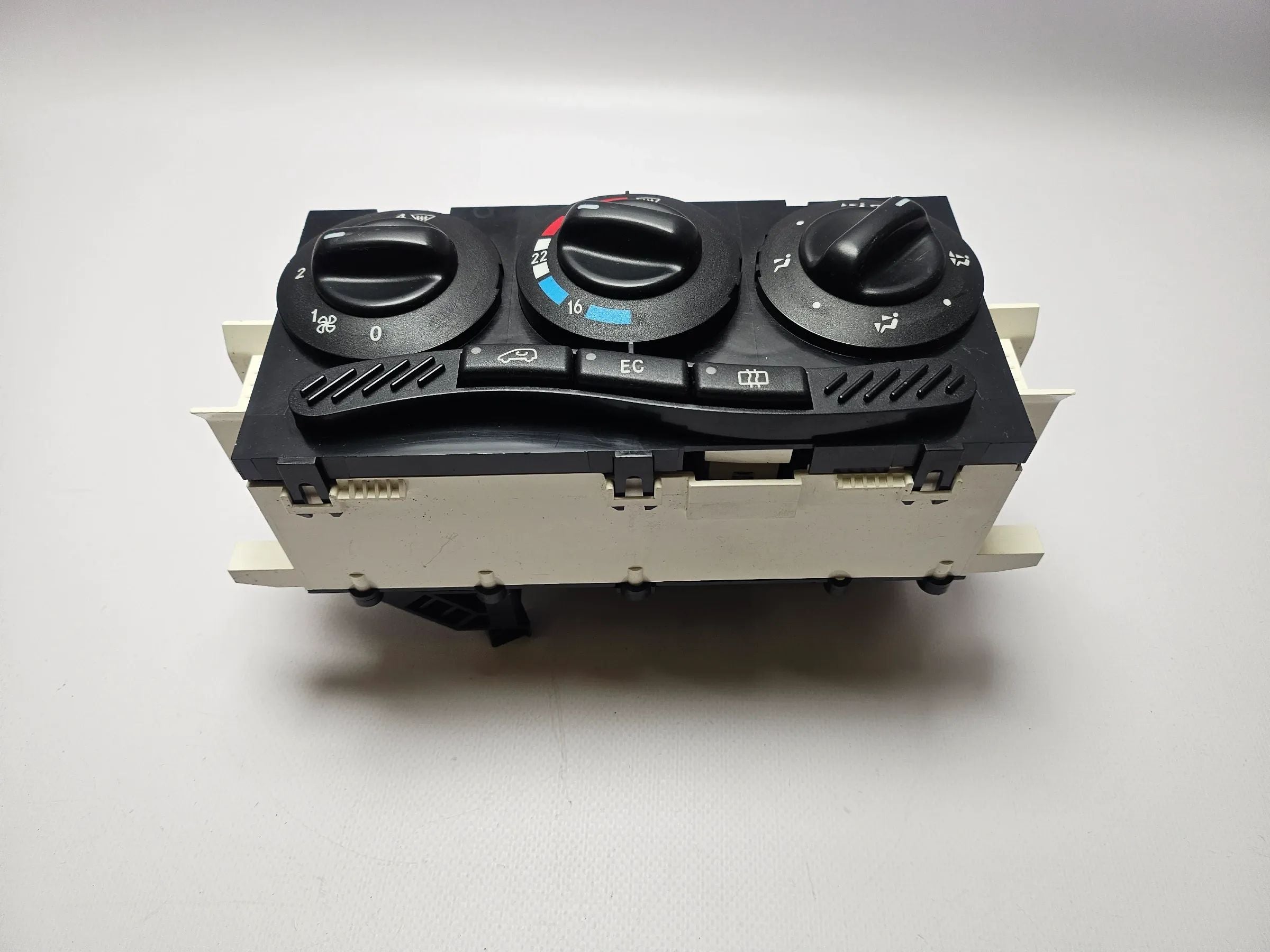 Original Mercedes Clase A W168 Mando de Climatización y Calefacción 1688300485