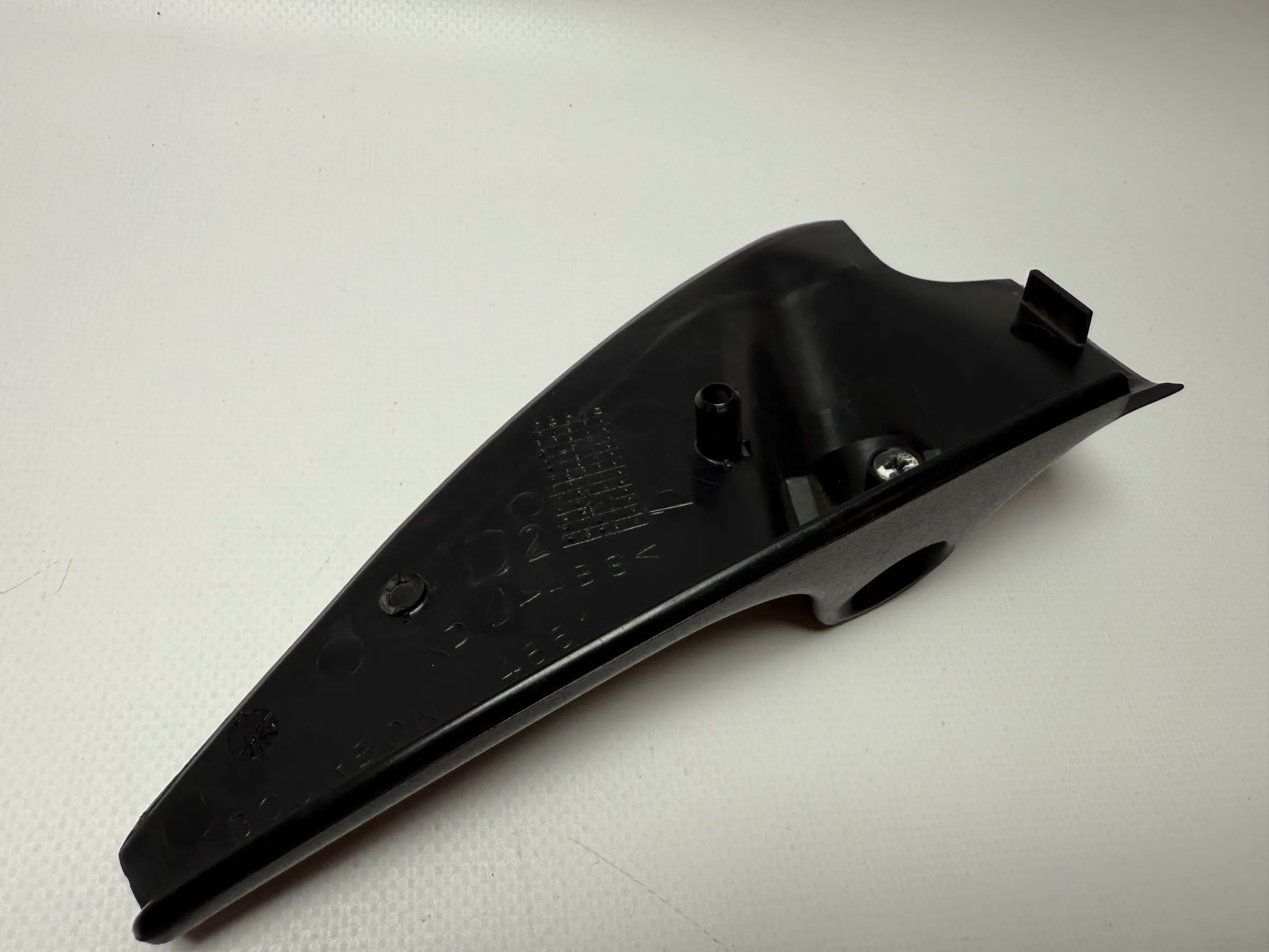 Оригинальная правая накладка зеркала внутренней отделки Peugeot 106 9610363177