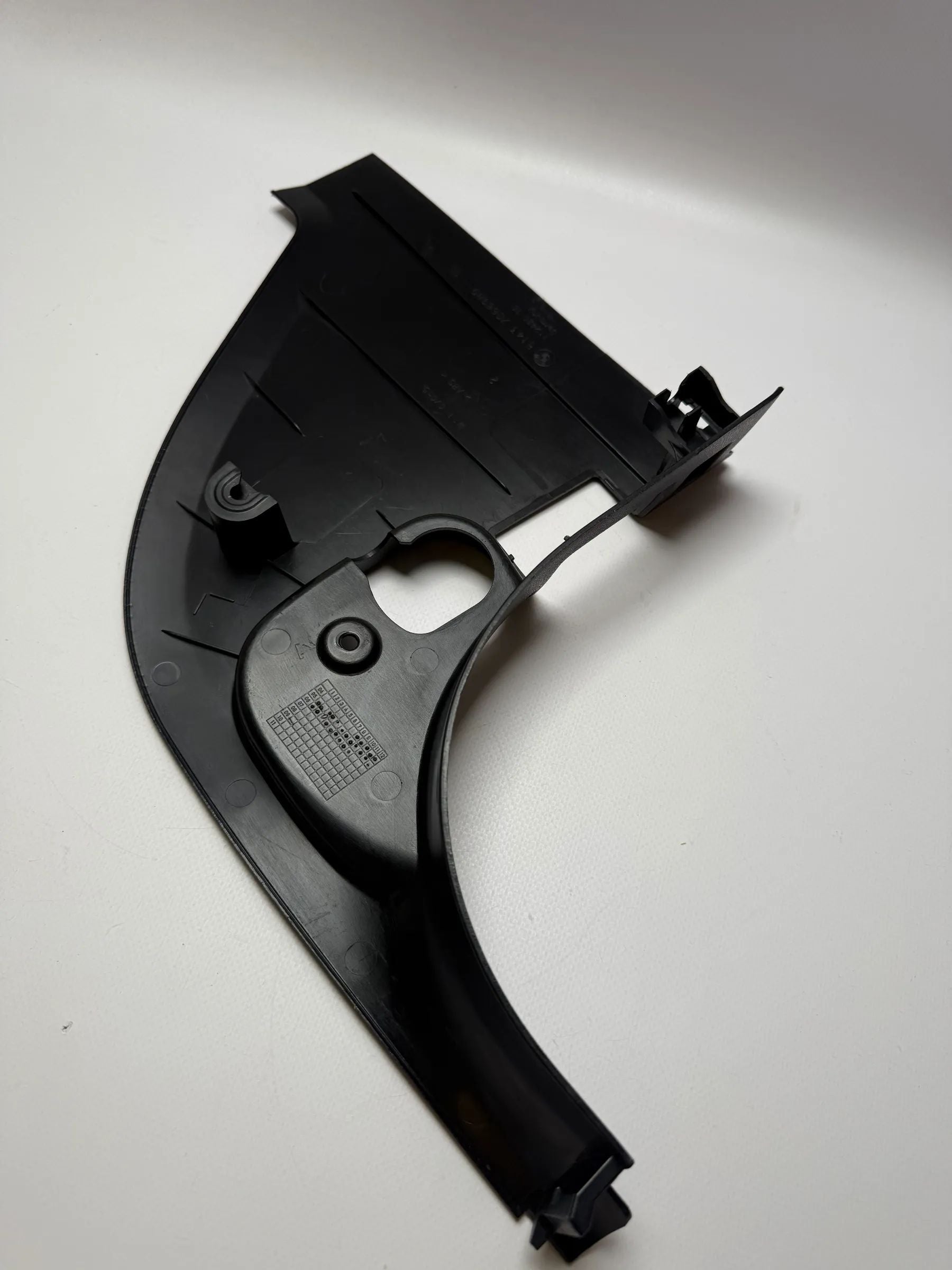 Original BMW E90 E91 E92 side panel cover footwell trim 51437066989 