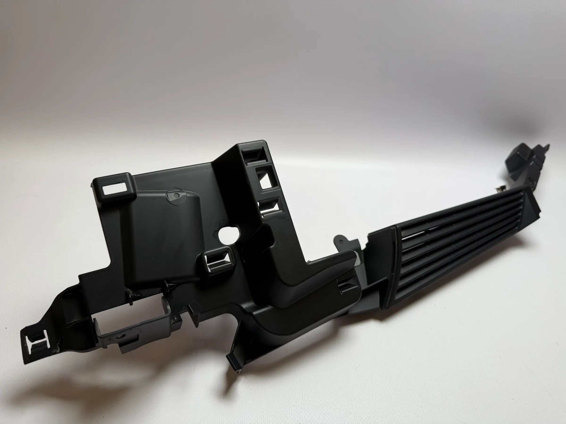 Оригинальная левая панель обшивки багажника BMW E91 черная 7068909-12