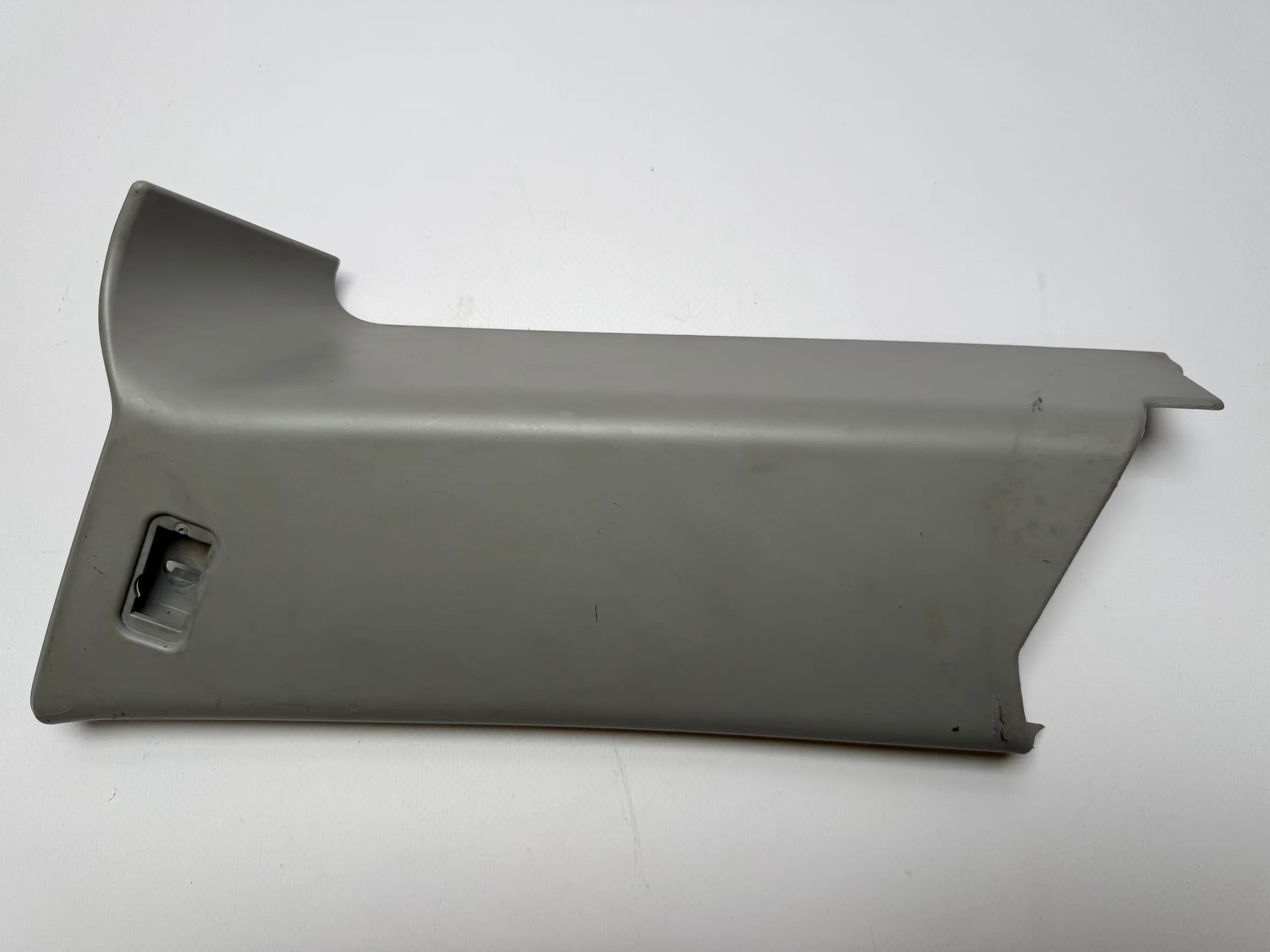 Оригинальная правая накладка стойки C BMW E91 51437117476