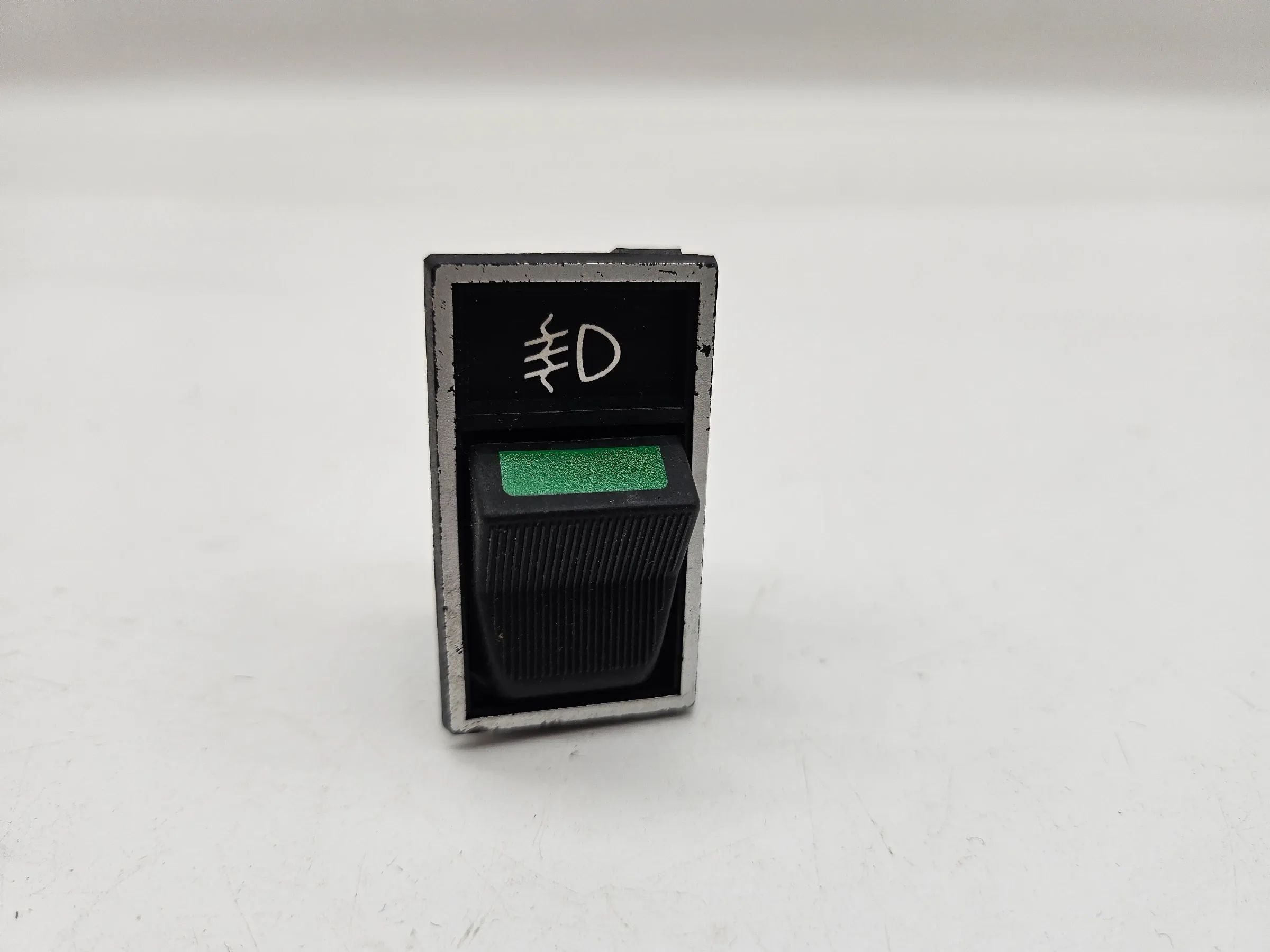 Оригинальная задняя противотуманная лампа Opel Рекорд Е Монза 90044506