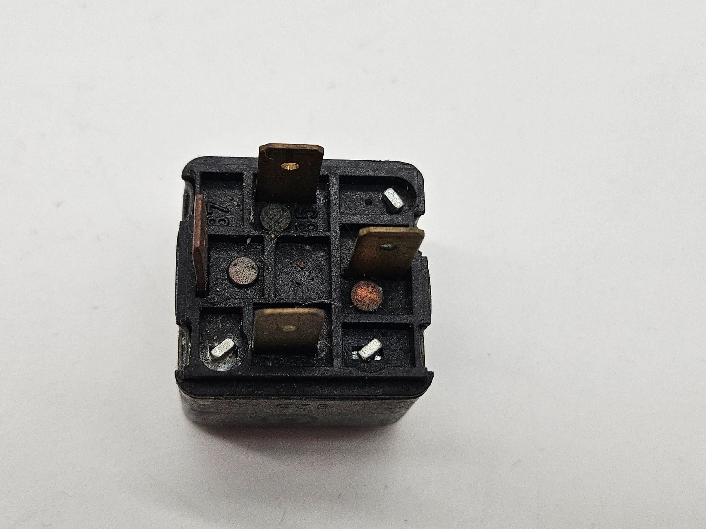 Оригинальное реле BMW E12 E23 E24 E28 BOSCH 0332014403 - Auto-veritas