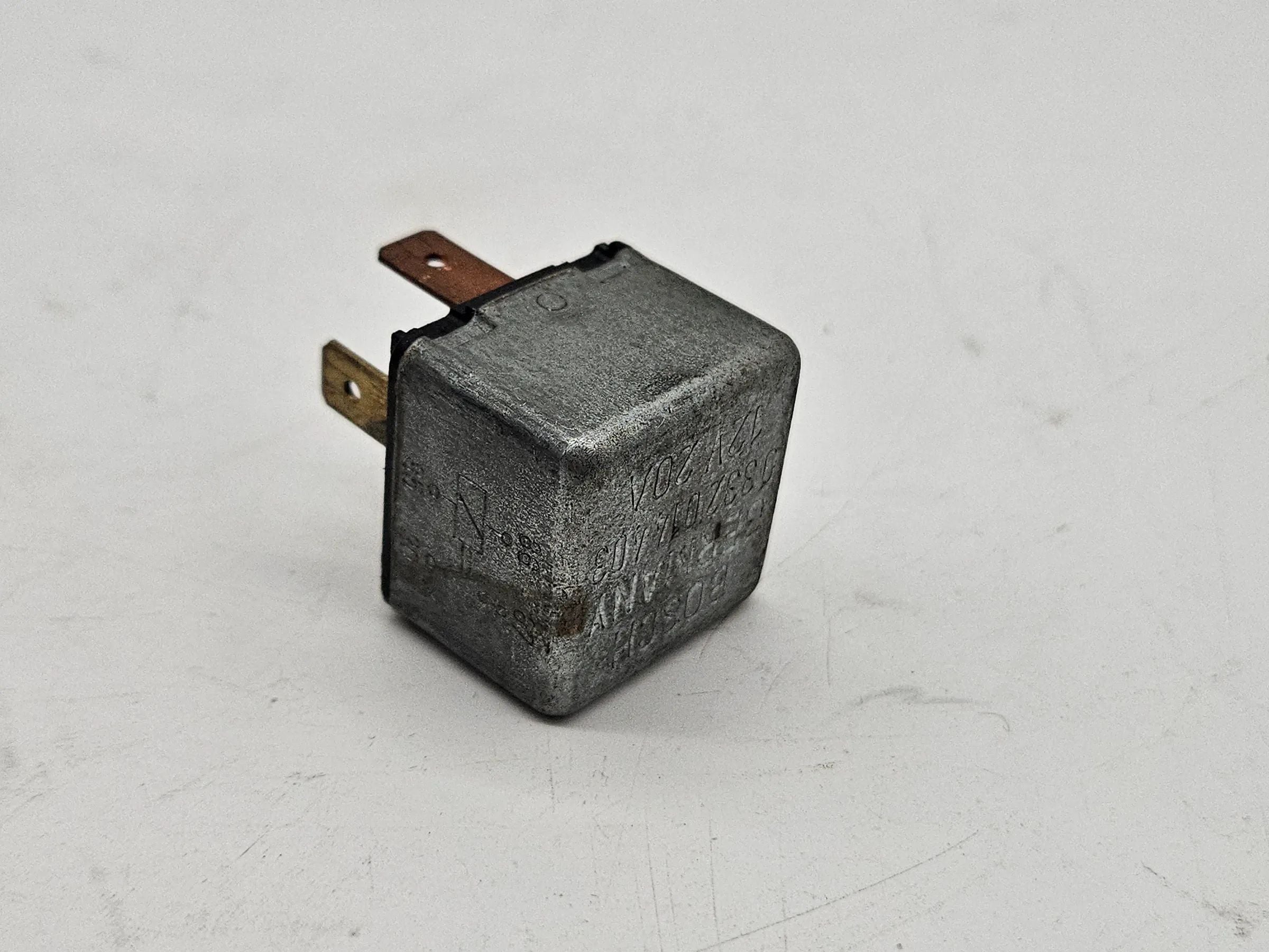 純正 BMW E12 E23 E24 E28 リレー BOSCH 0332014403