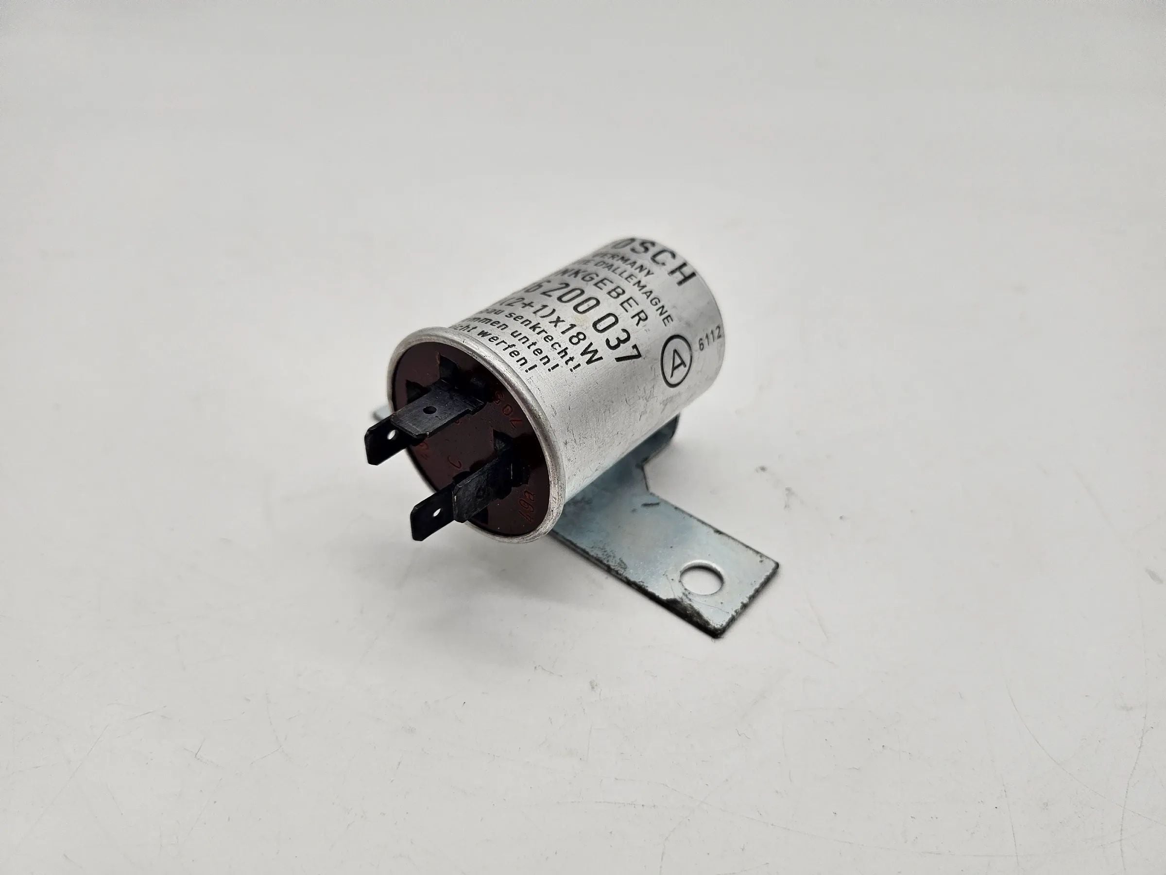 อะไหล่แท้ (OEM) Bosch รีเลย์ Opel Rekord B C Commodore A Kadett B 0336200037 AHK