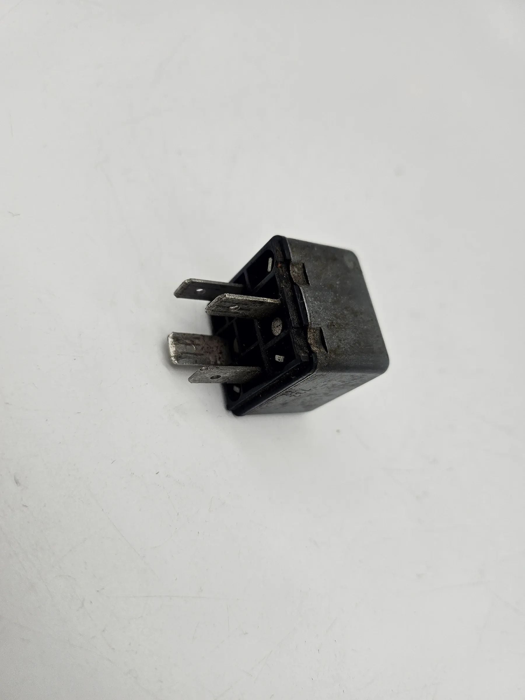 Оригинальное реле топливного насоса BMW Porsche Мерседес Volkswagen Ford Bosch 0332014406 | Auto-veritas