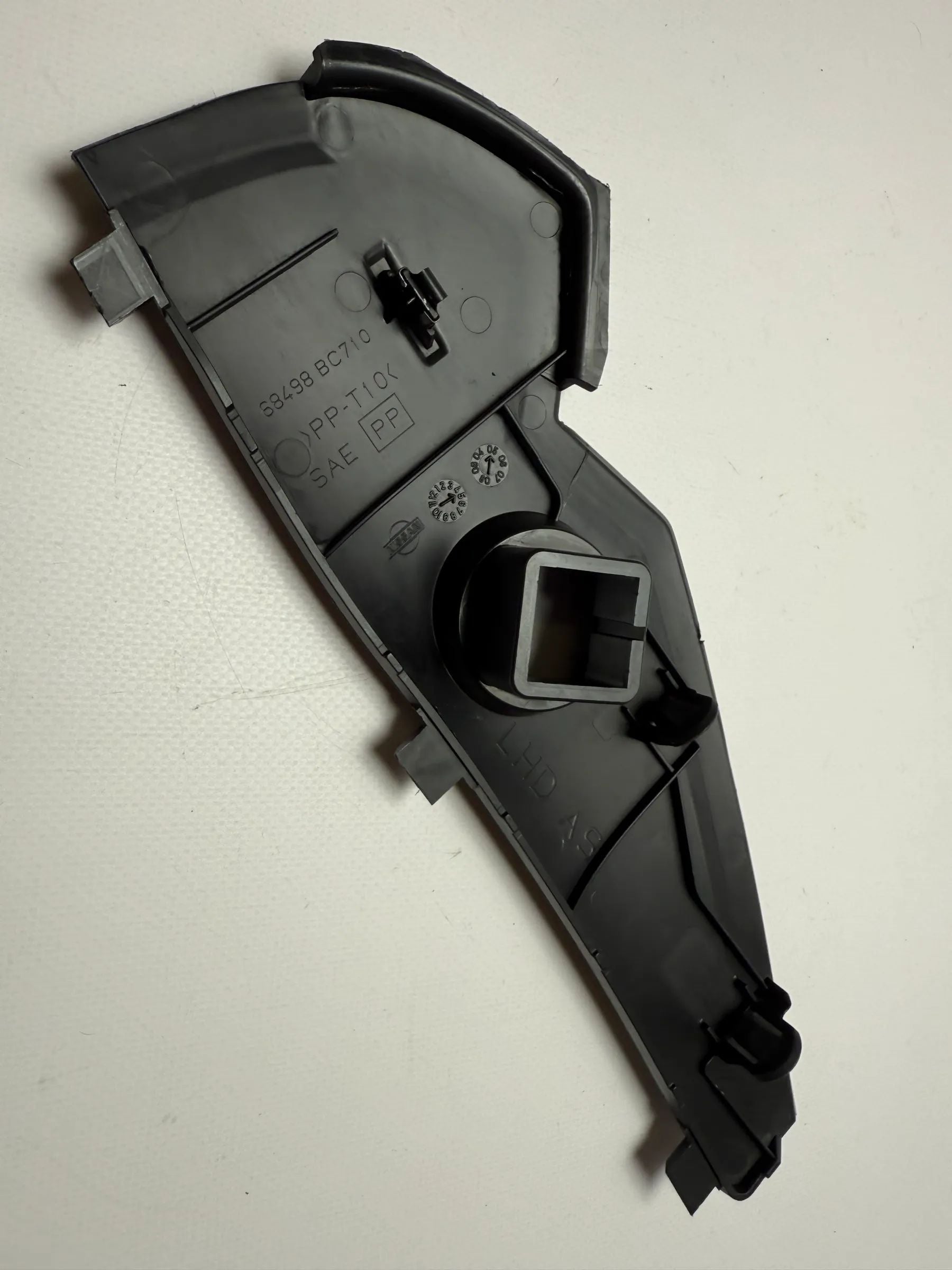 Original NISSAN Micra 3 III K12 trim cover dashboard 68498BC710 