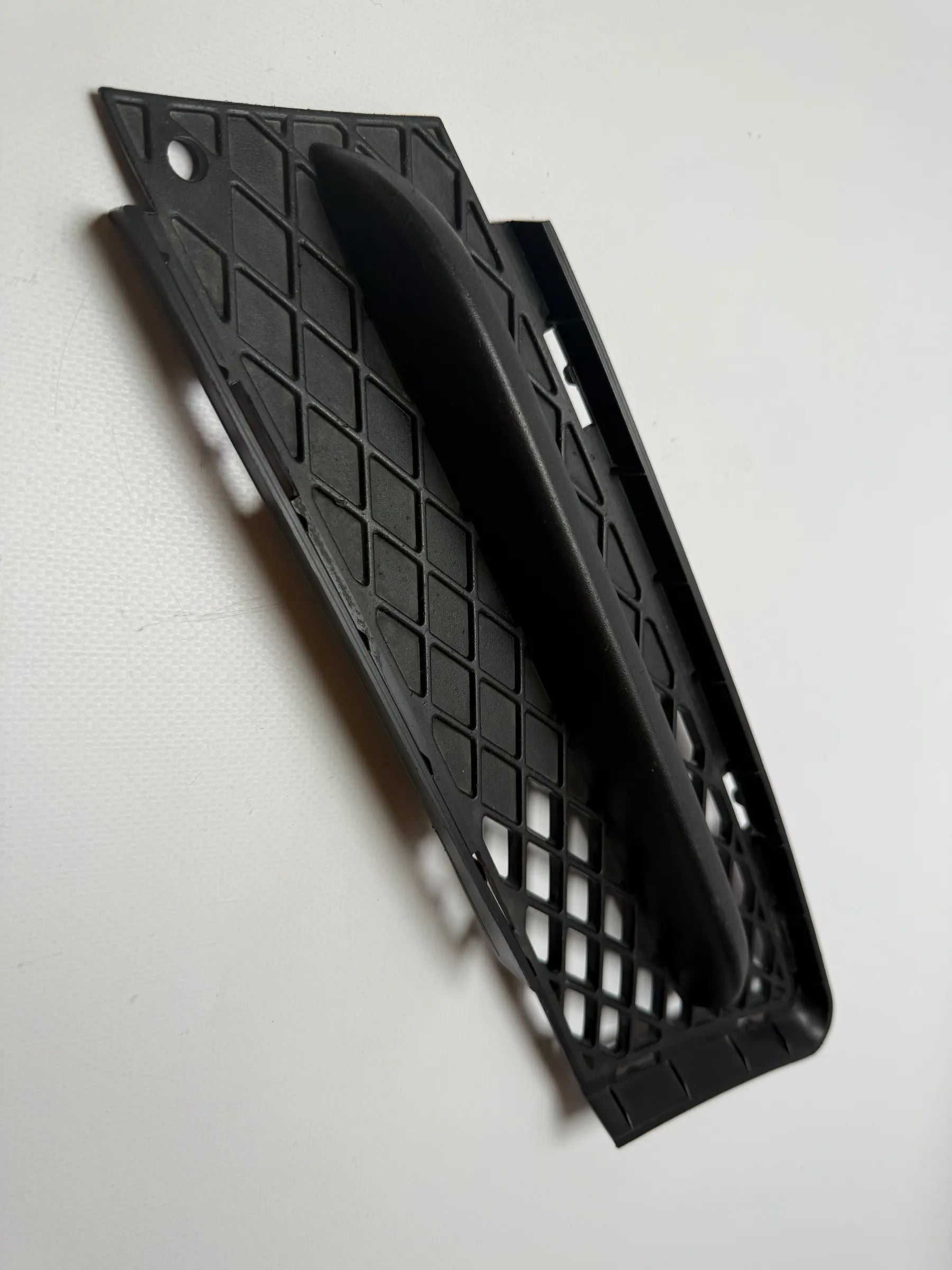 Original BMW 320d DPF E90 / E91 air grille front left / 51117154551 